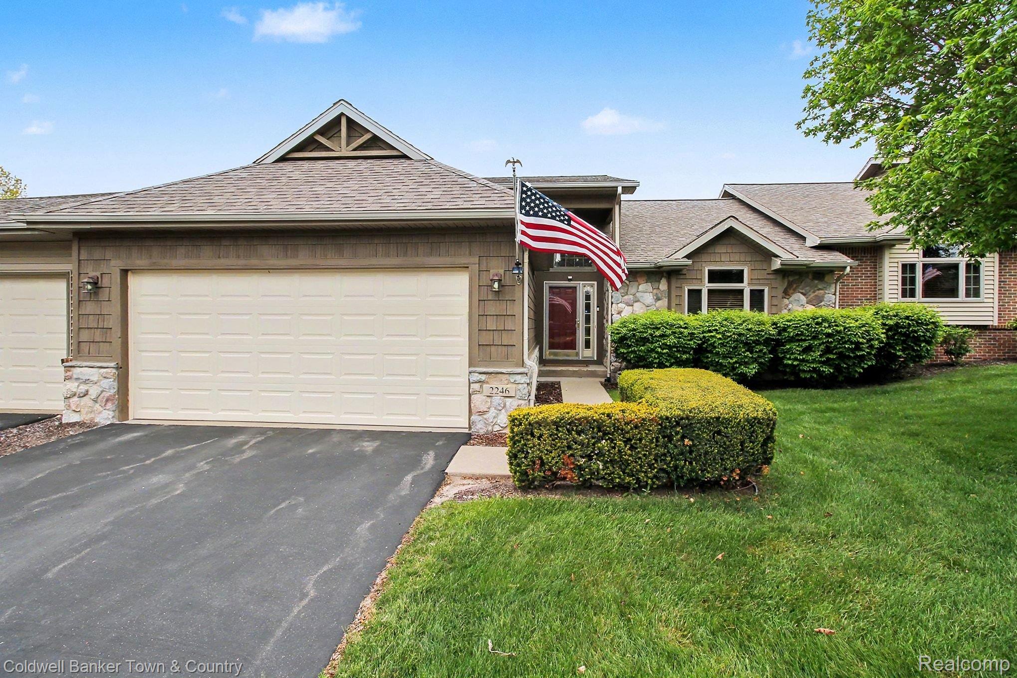 2246, Willow Tree, Brighton, Michigan, 48116