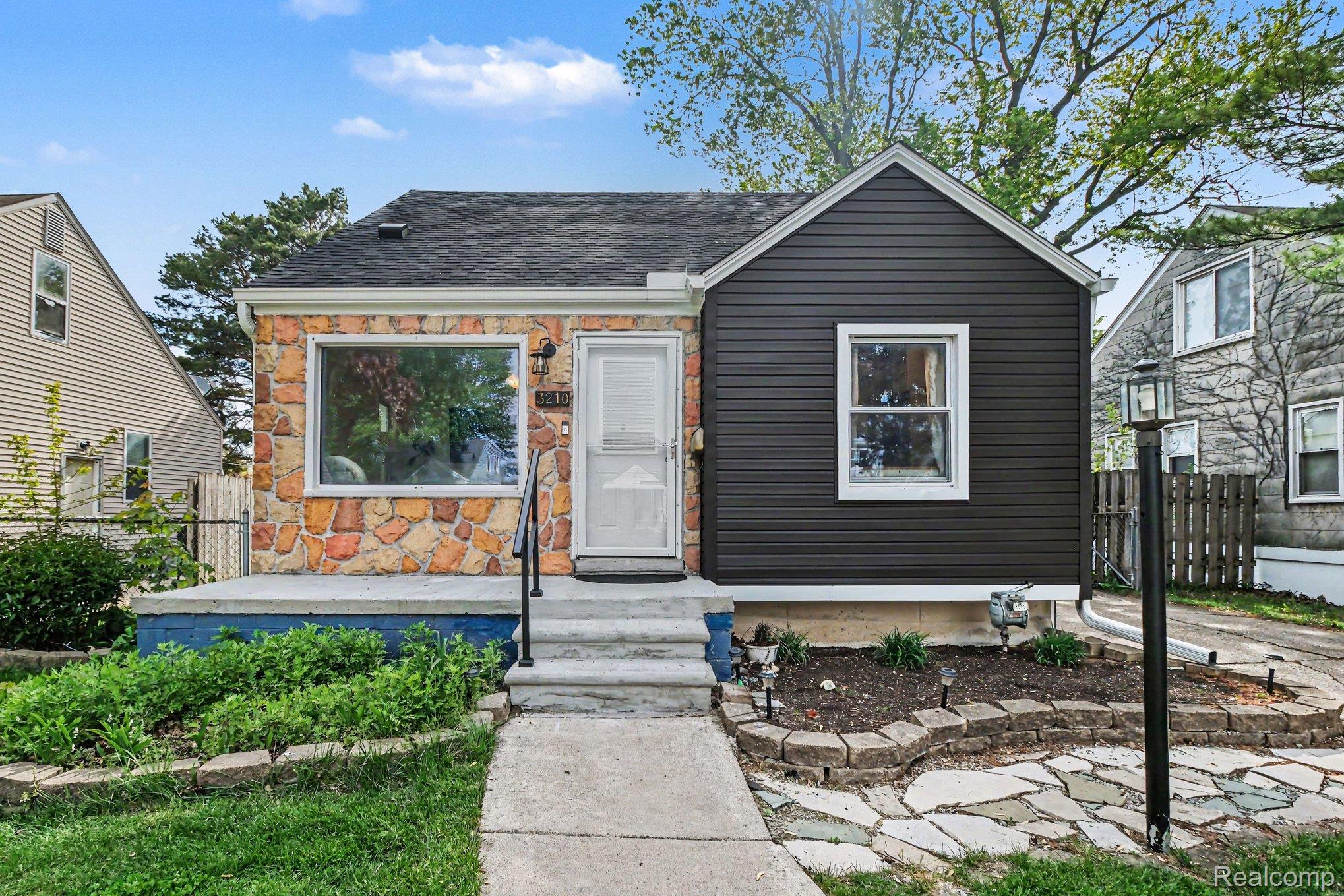 3210, Wilson, Royal Oak, Michigan, 48073