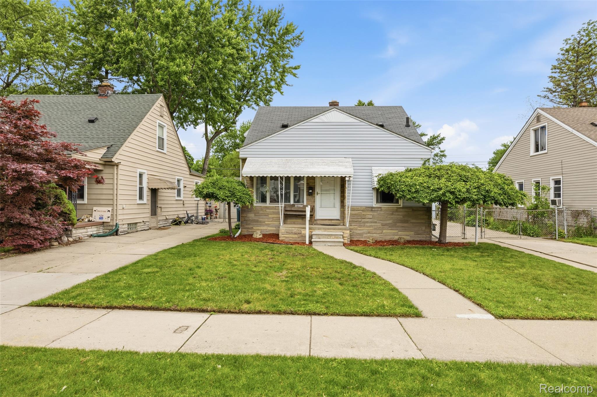 21326, Carlysle, Dearborn, Michigan, 48124