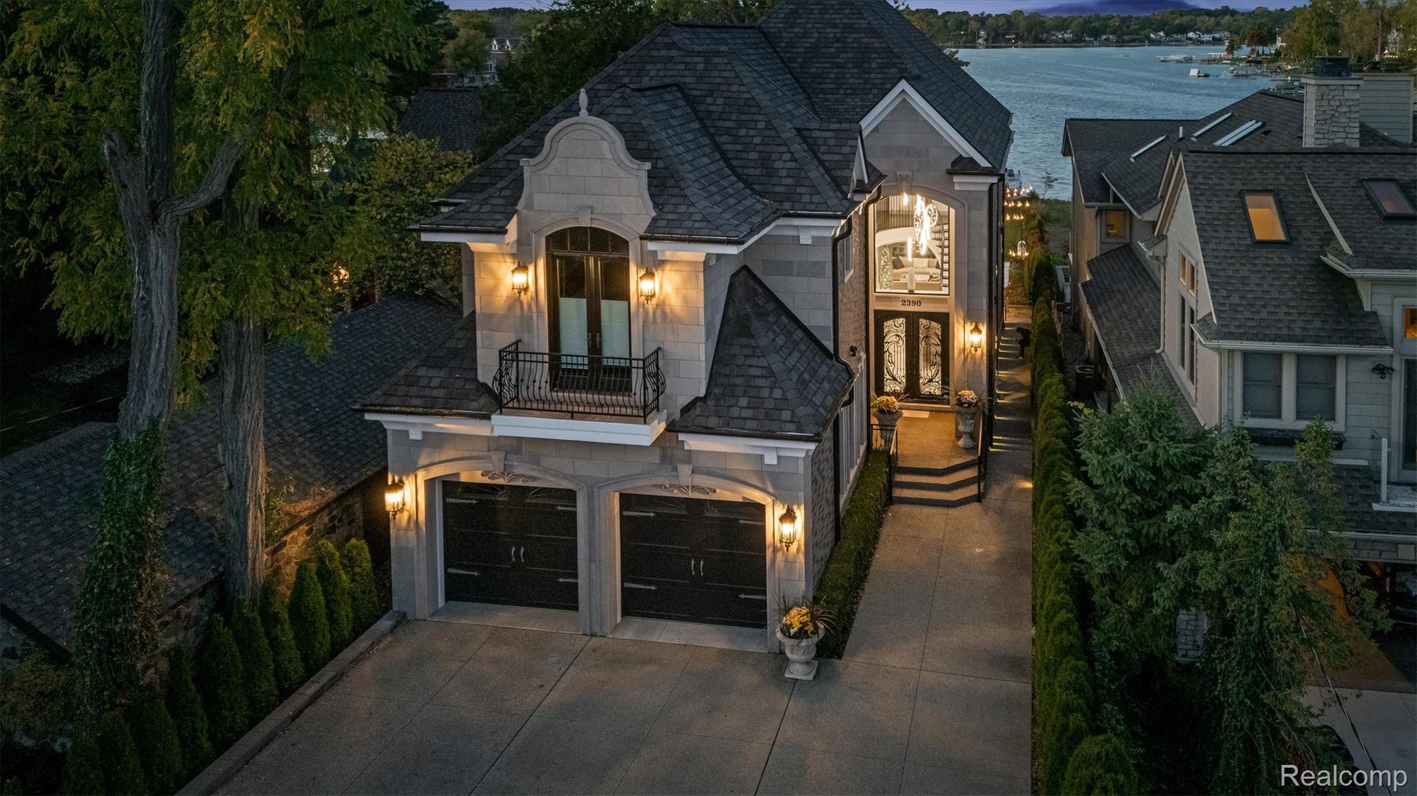2390, Walnut Lake, West Bloomfield, Michigan, 48323