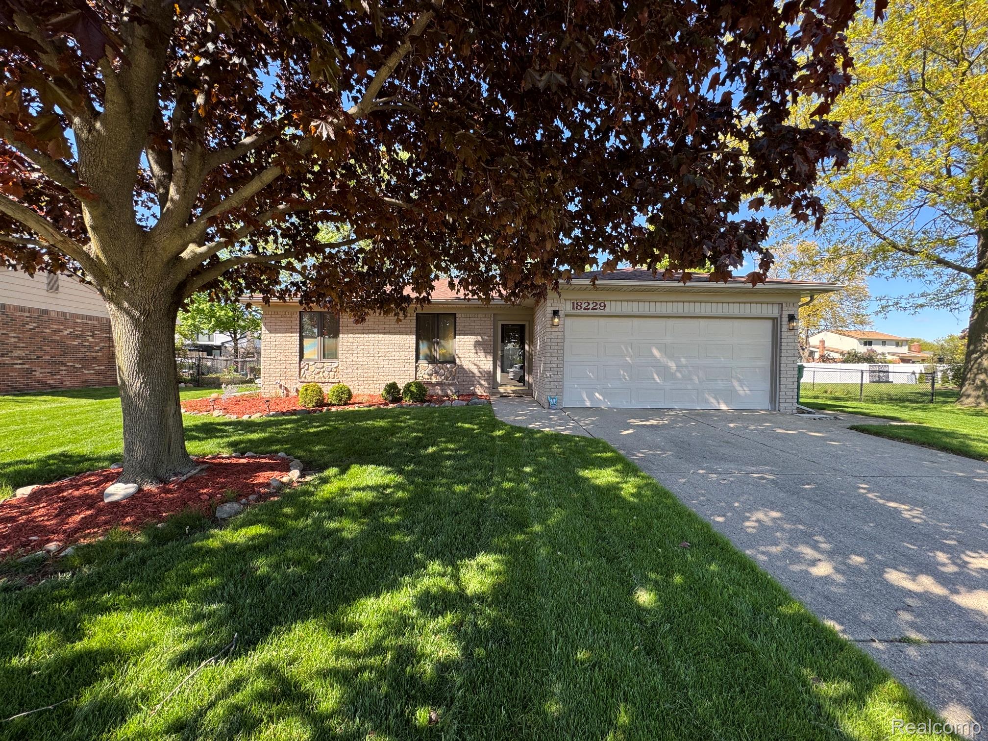 18229, Ash Creek, Macomb, Michigan, 48044