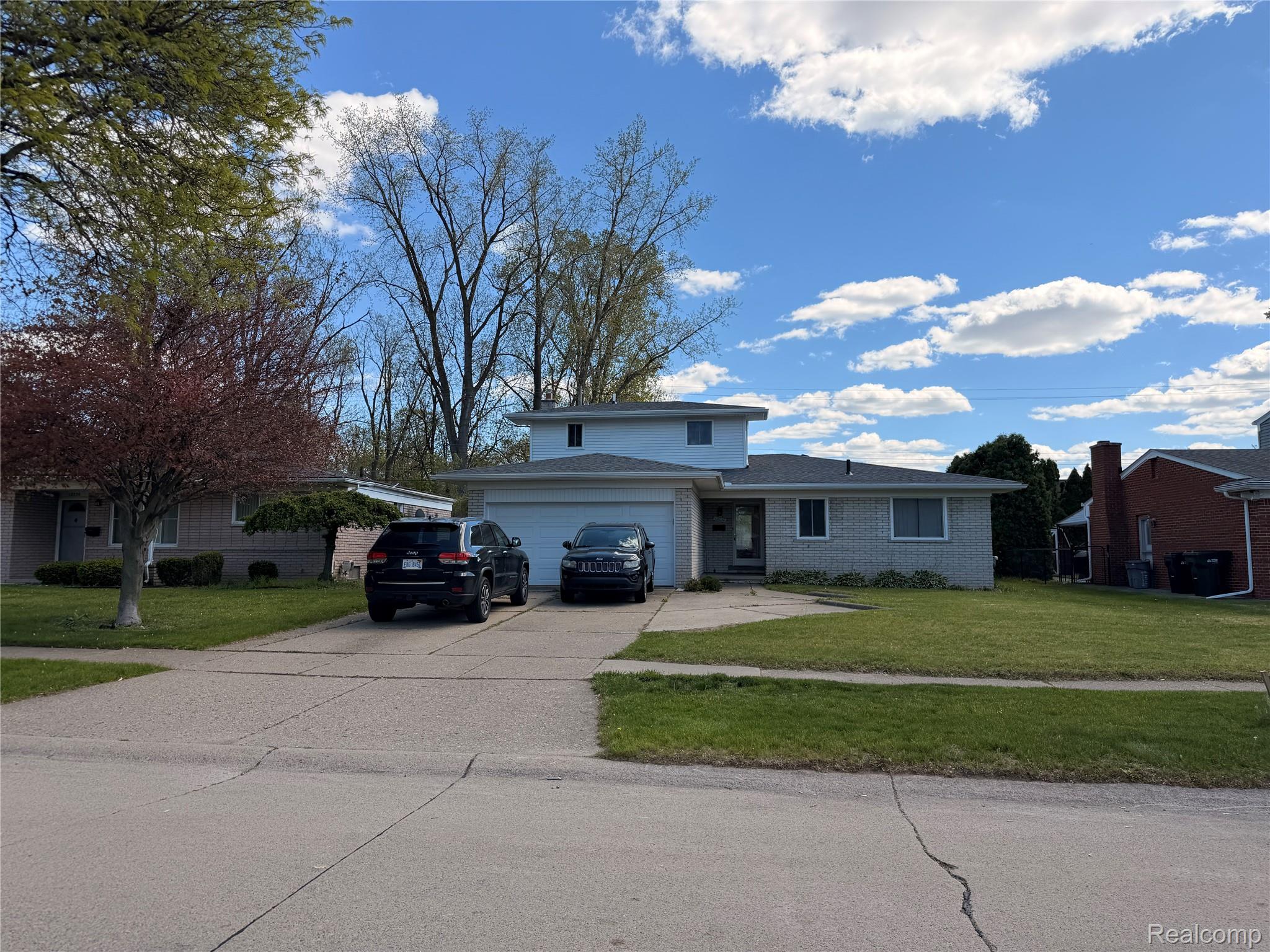 12224 El Camino Dr, El Camino, Sterling Heights, Michigan, 48312