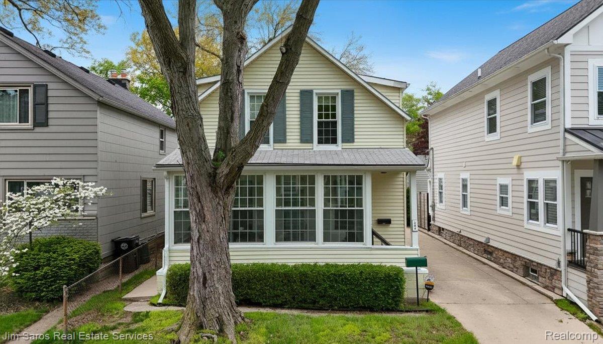 124, Muir, Grosse Pointe Farms, Michigan, 48236