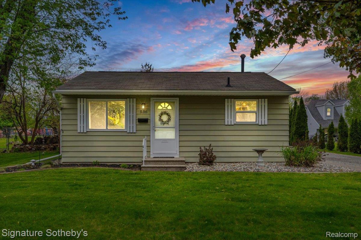 536, Wood, Fenton, Michigan, 48430