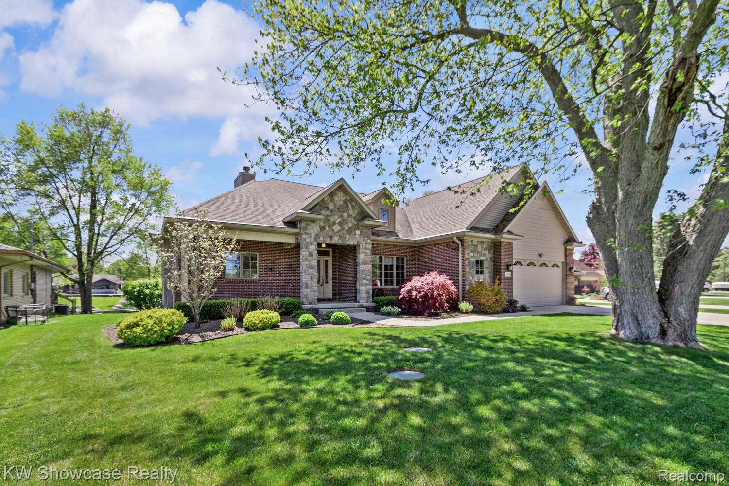 3348, Kingsway, Highland, Michigan, 48356