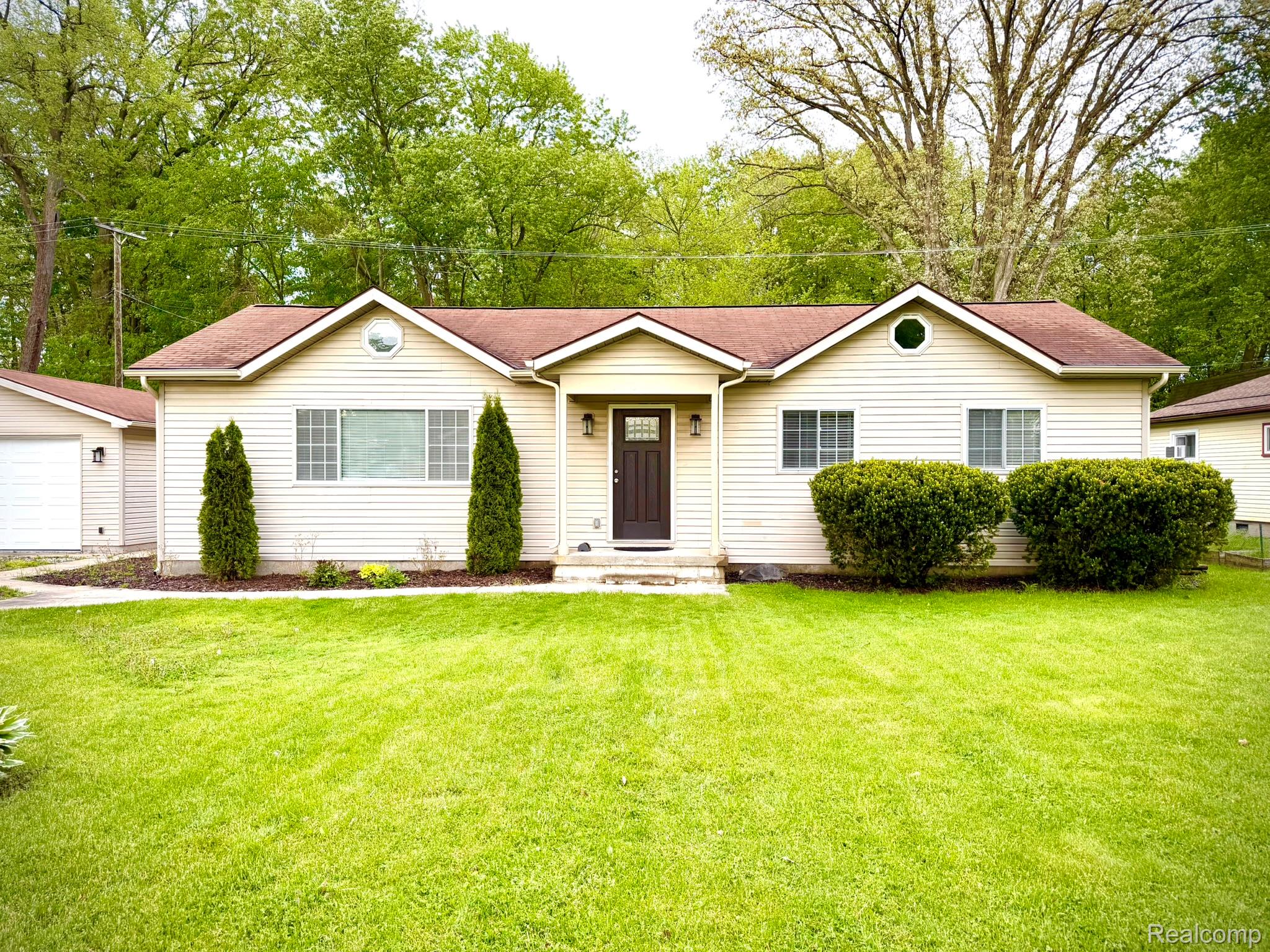 1673, Edwin, Brighton, Michigan, 48114
