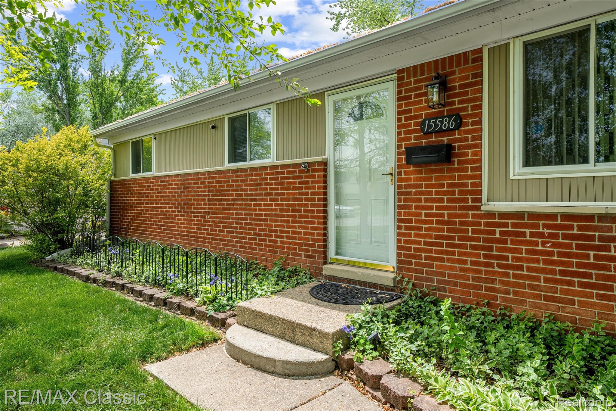15586, Oakbrook, Romulus, Michigan, 48174