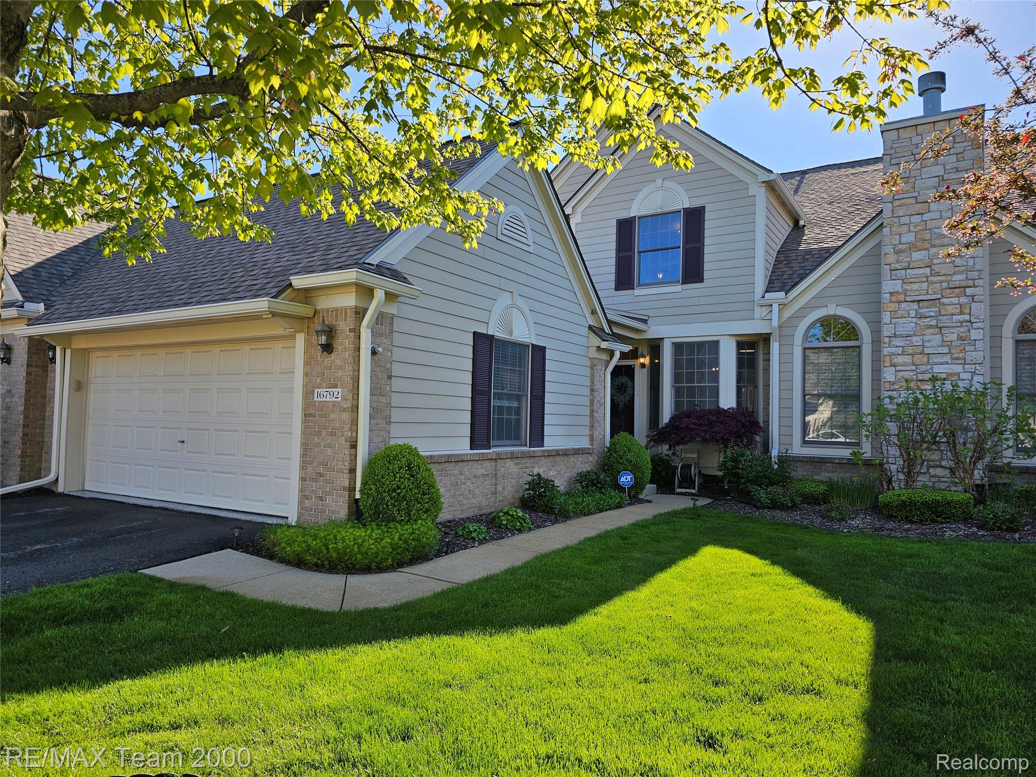 16792, Lyonhurst, Northville, Michigan, 48168