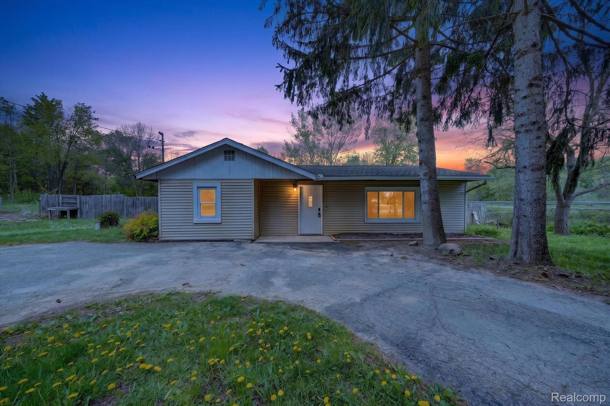 15013, Birchwood, Holly, Michigan, 48442