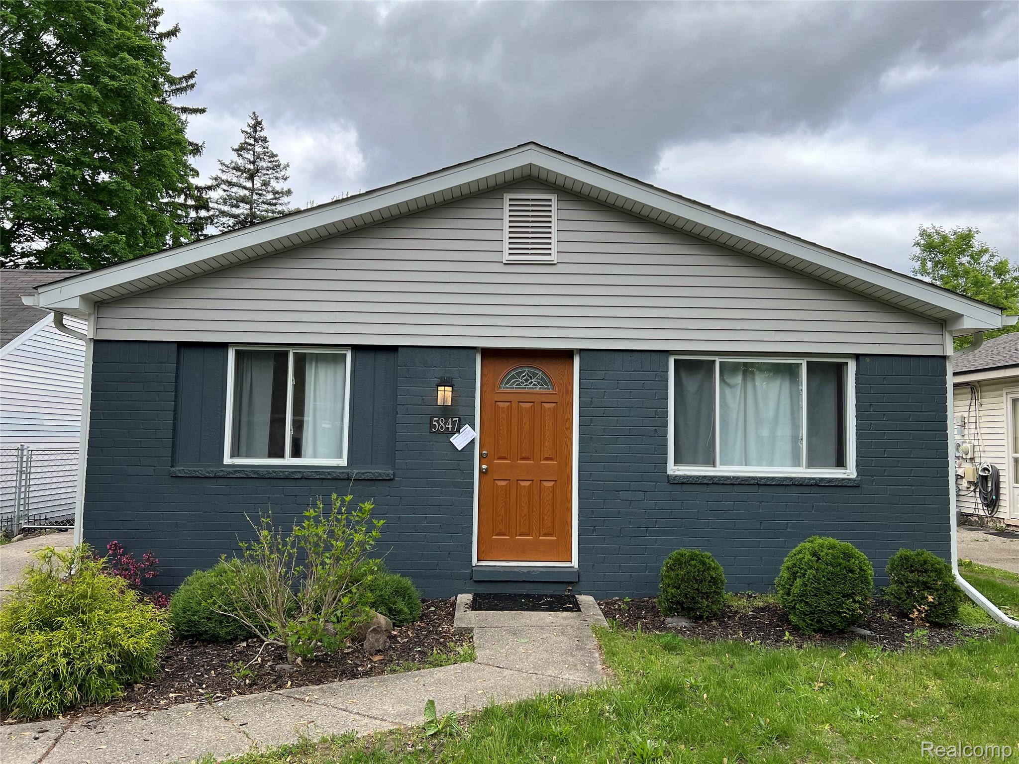 5847, Berry, Westland, Michigan, 48185