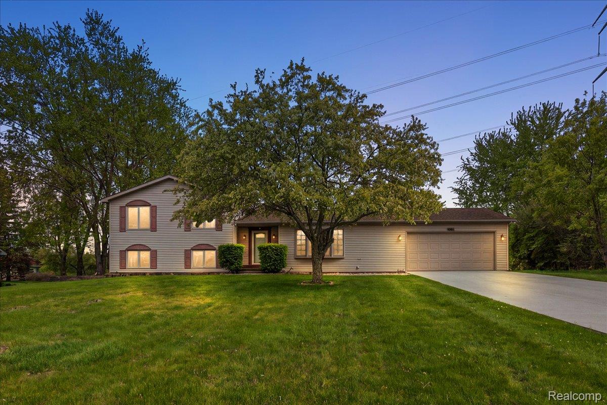 1081, Eagle Nest, Rochester, Michigan, 48306