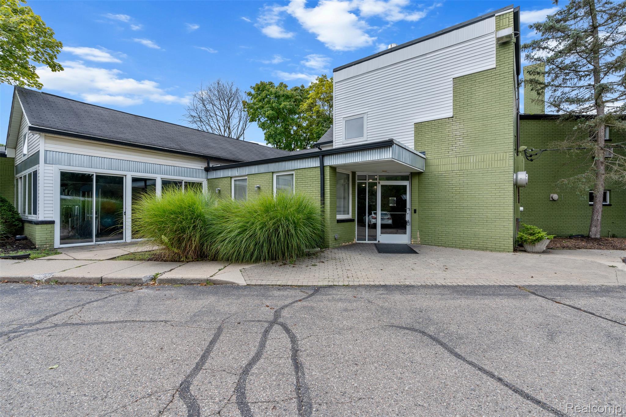 1050, Adams, #120, Birmingham, Michigan, 48009
