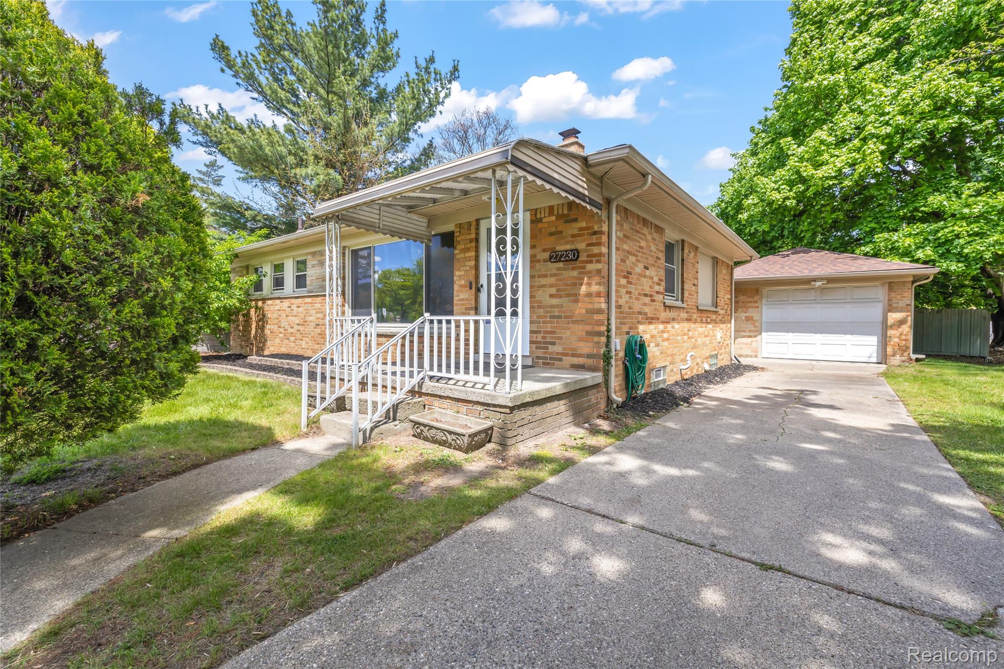 27230, 6 Mile, Redford, Michigan, 48240