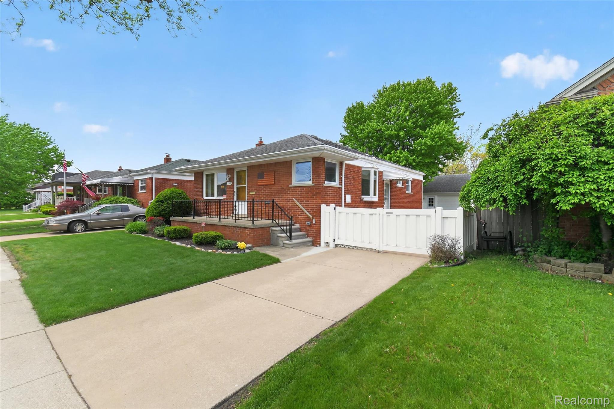 848, 7th, Wyandotte, Michigan, 48192