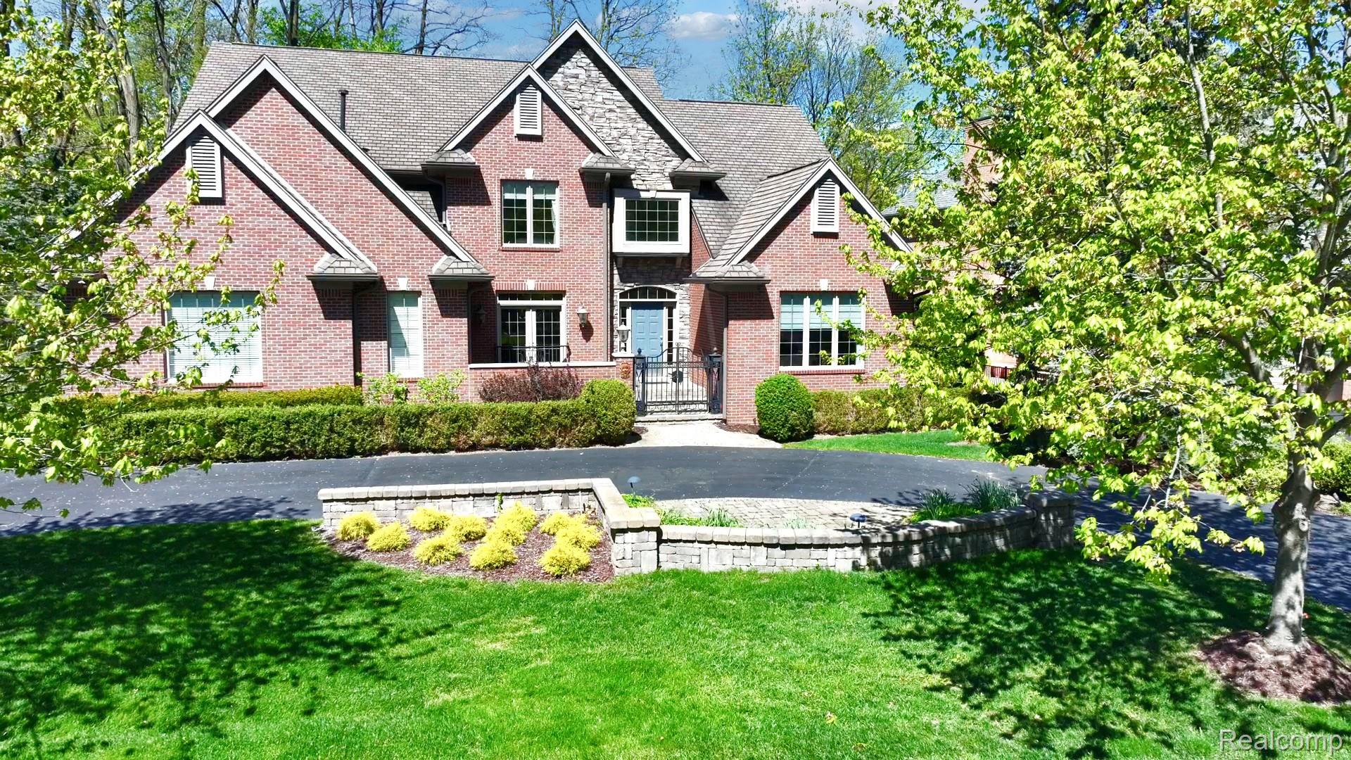 4502, Forest Edge, West Bloomfield, Michigan, 48323