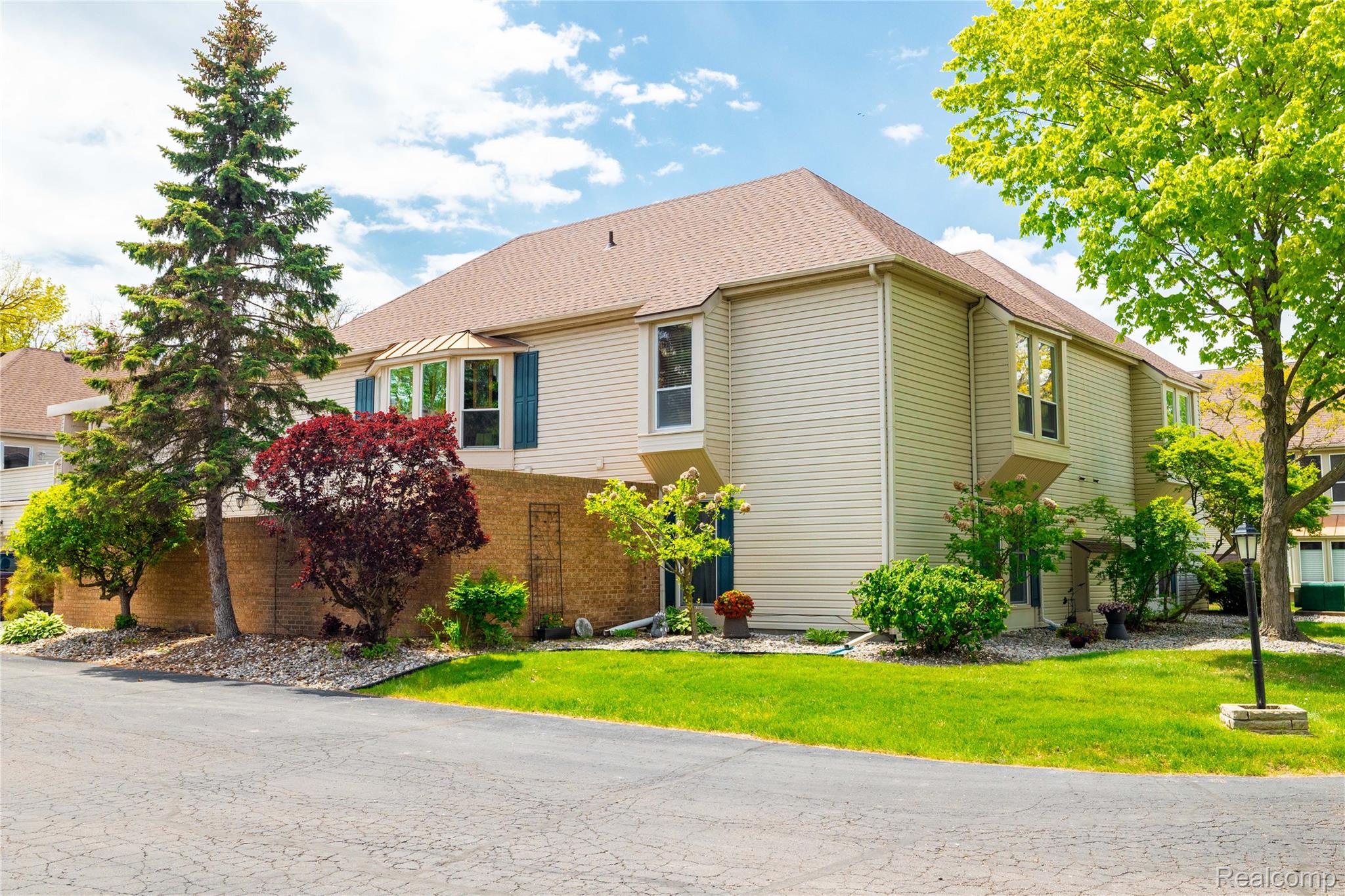 8095, Colony, #22, Grosse Ile, Michigan, 48138