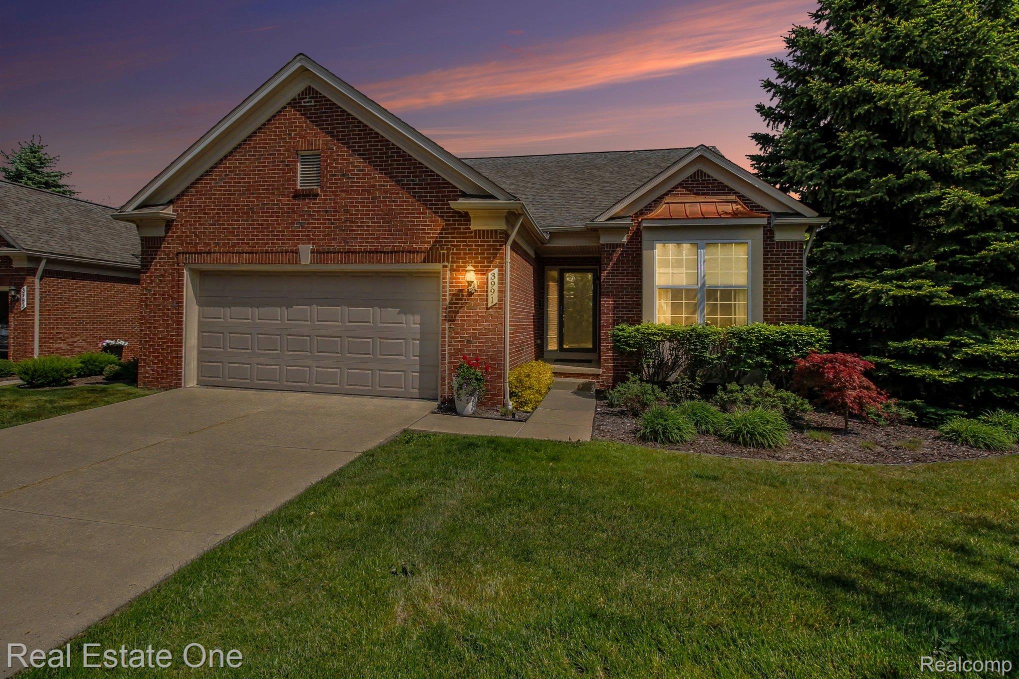 3991, Rainier, #1, Howell, Michigan, 48843