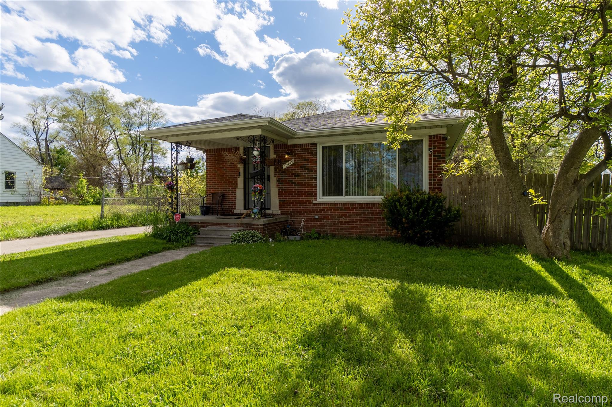 18445, Helen, Detroit, Michigan, 48234