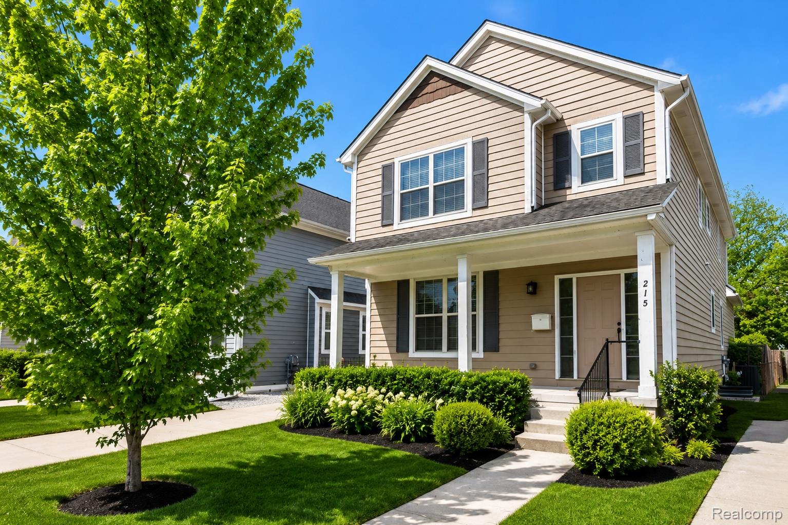 215, La Plaza, Royal Oak, Michigan, 48073