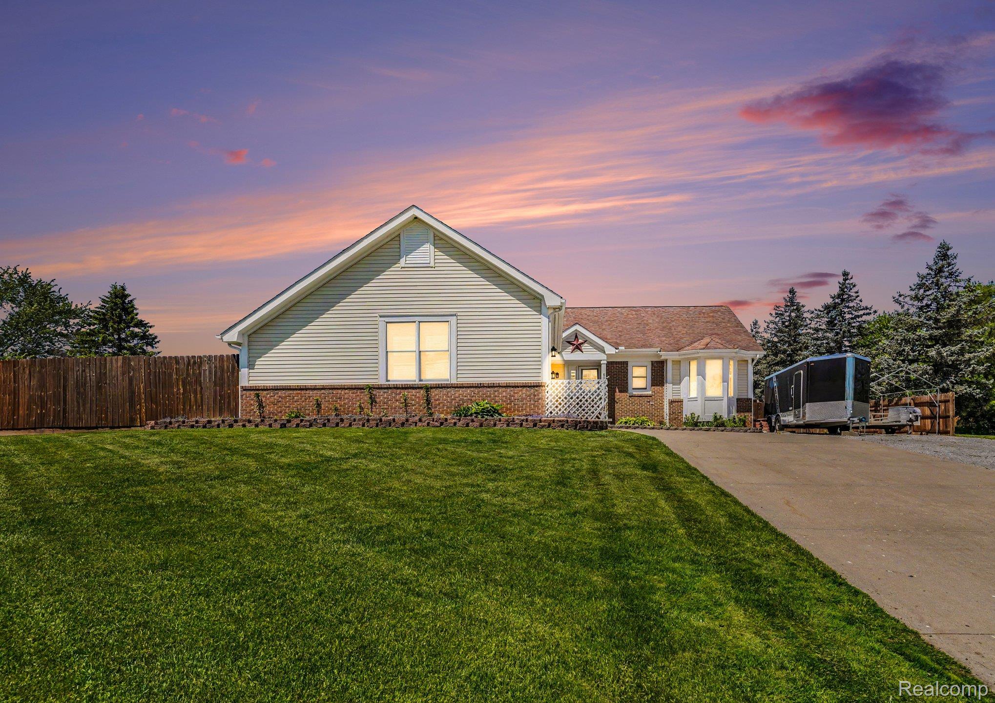 8012, Fox Hollow, Goodrich, Michigan, 48438