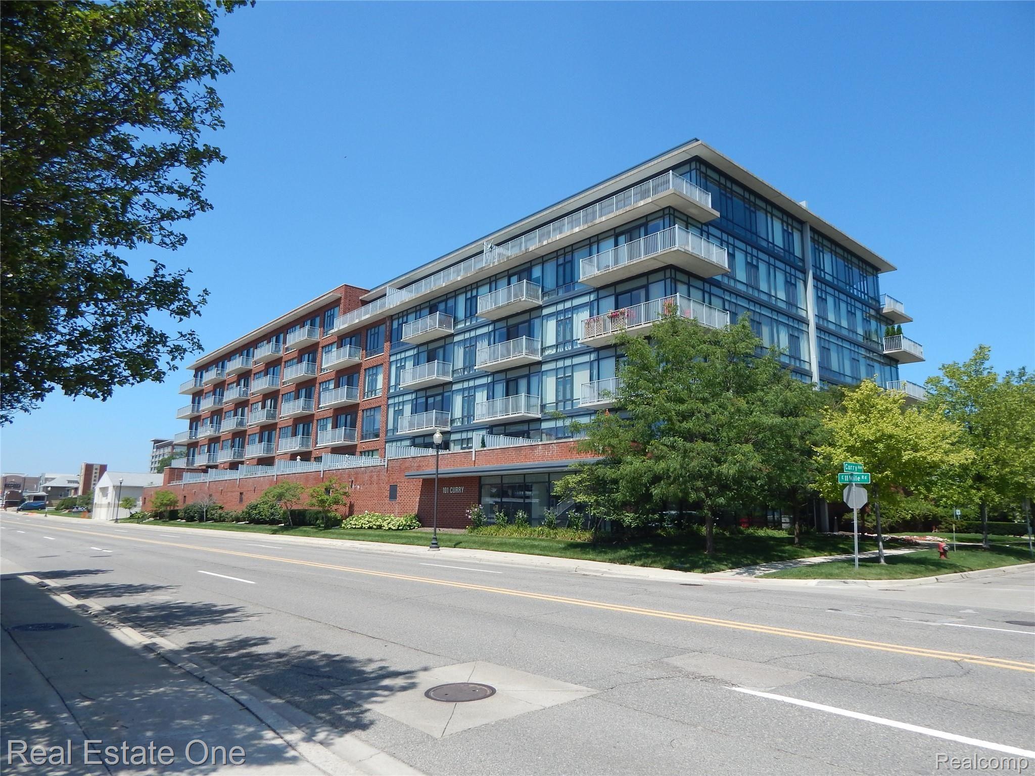 101, Curry, #306, Royal Oak, Michigan, 48067
