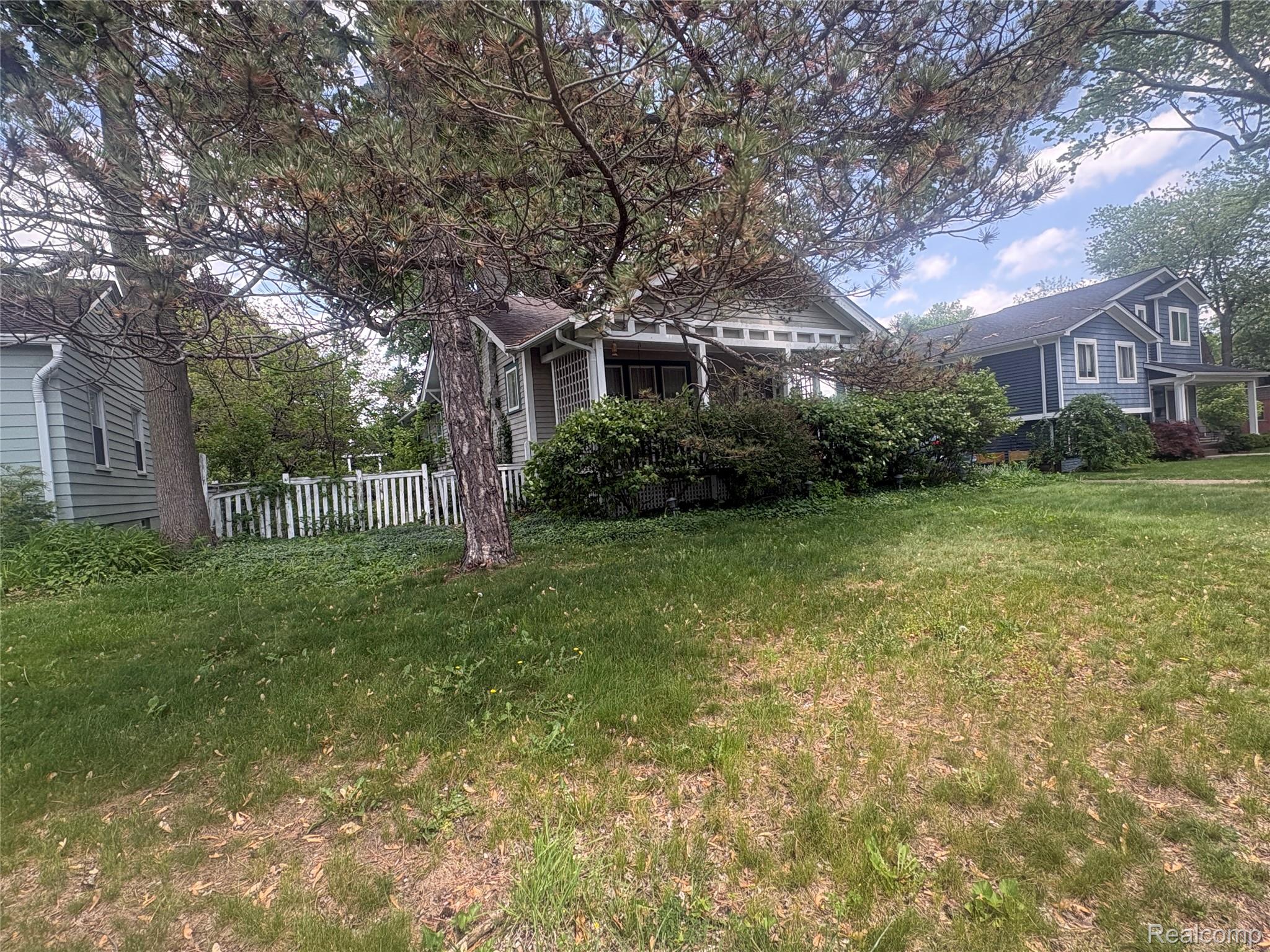 2134, Beverly, Berkley, Michigan, 48072
