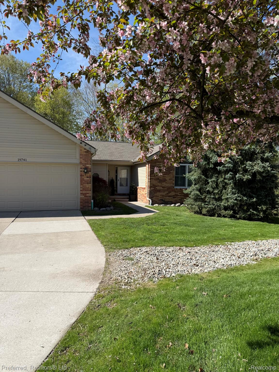 19741, Cardene, Northville, Michigan, 48167