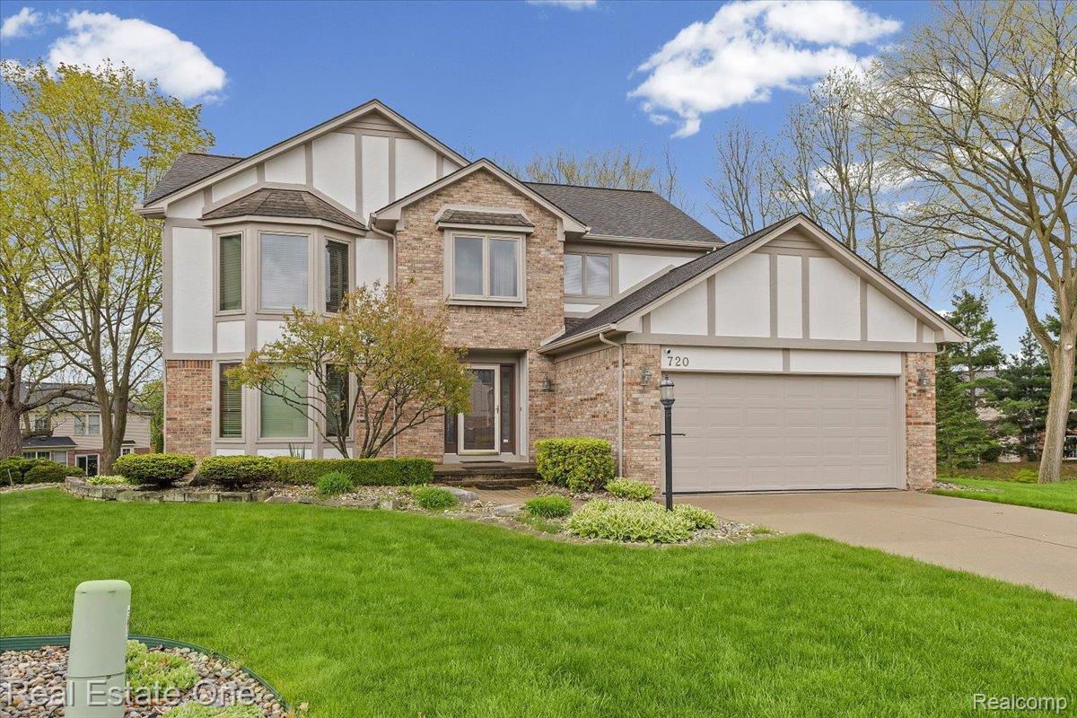 720, Essex, Rochester Hills, Michigan, 48307