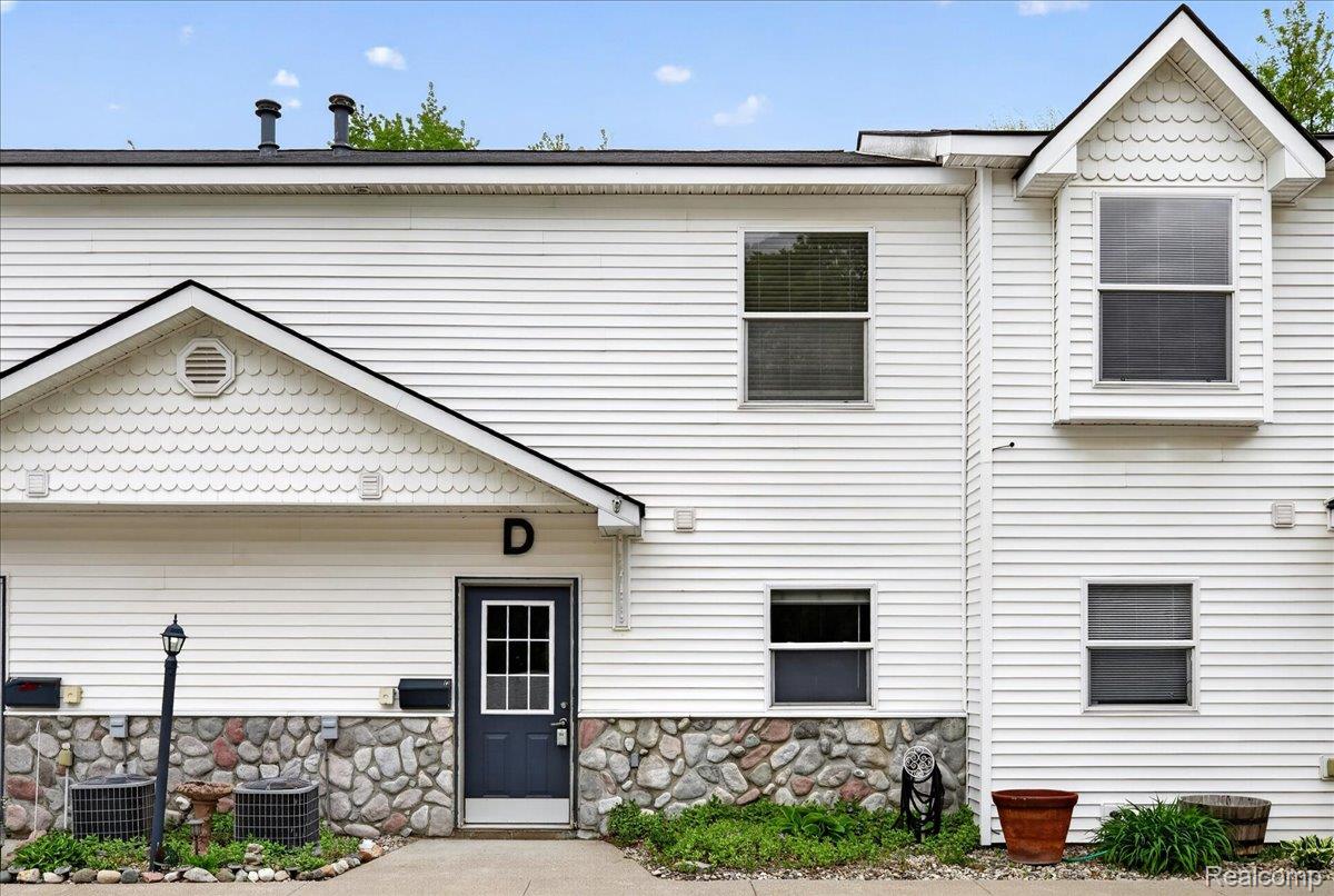 48, Broadway St., Suite D, #D, Oxford, Michigan, 48371