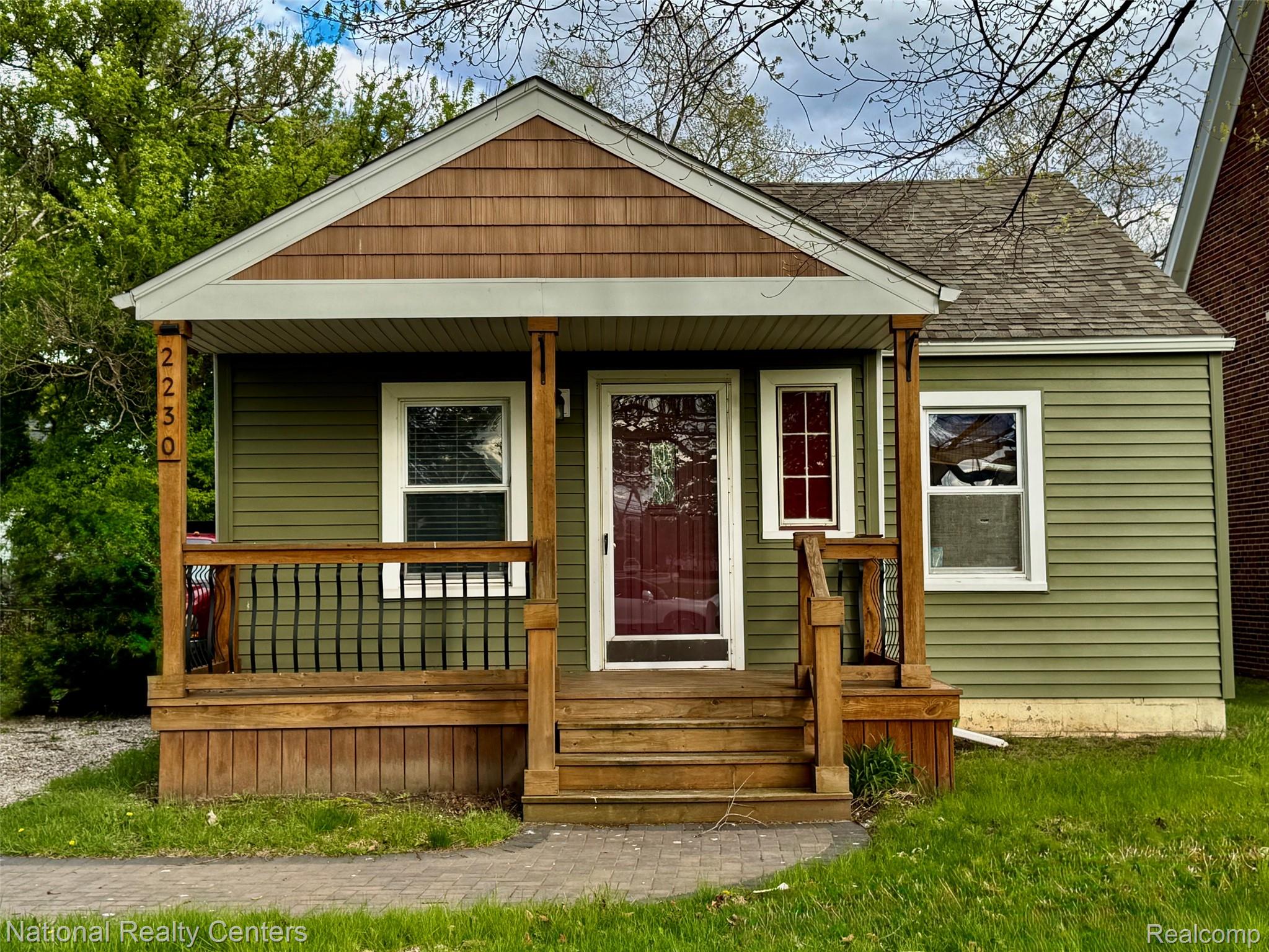 2230, Montroyal, Waterford, Michigan, 48328