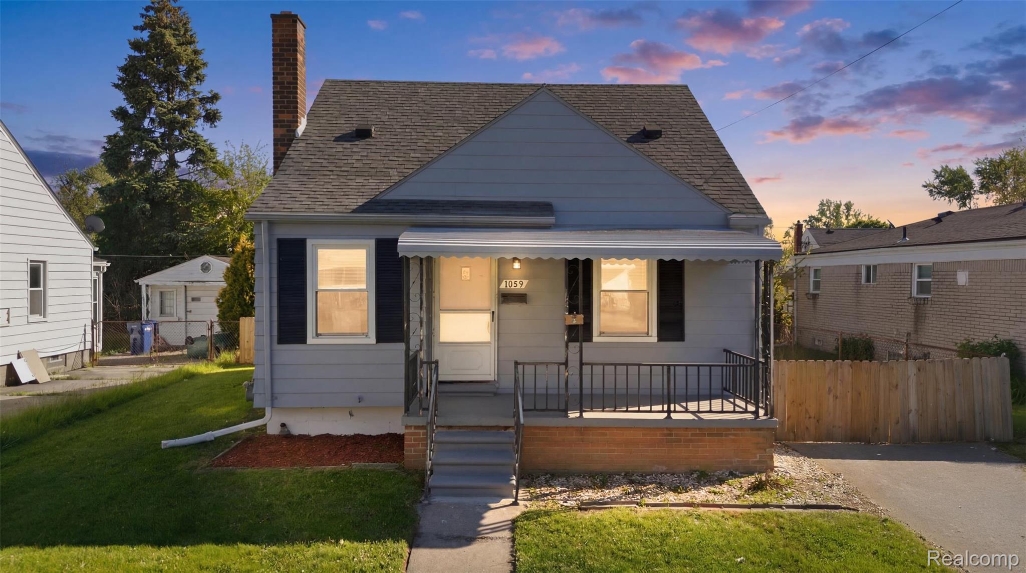 1059, Farnham, Lincoln Park, Michigan, 48146