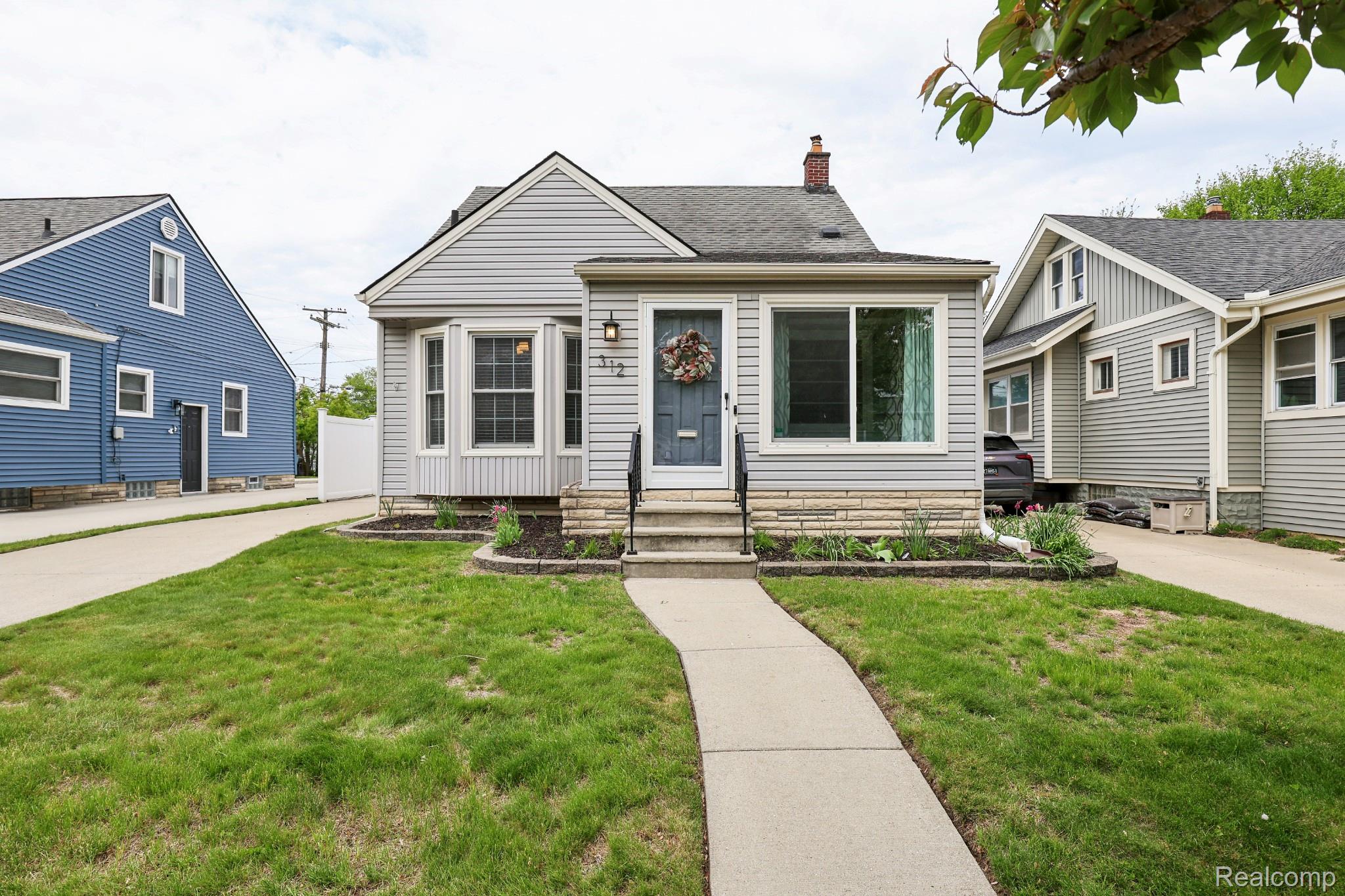 312, Edgeworth, Royal Oak, Michigan, 48067