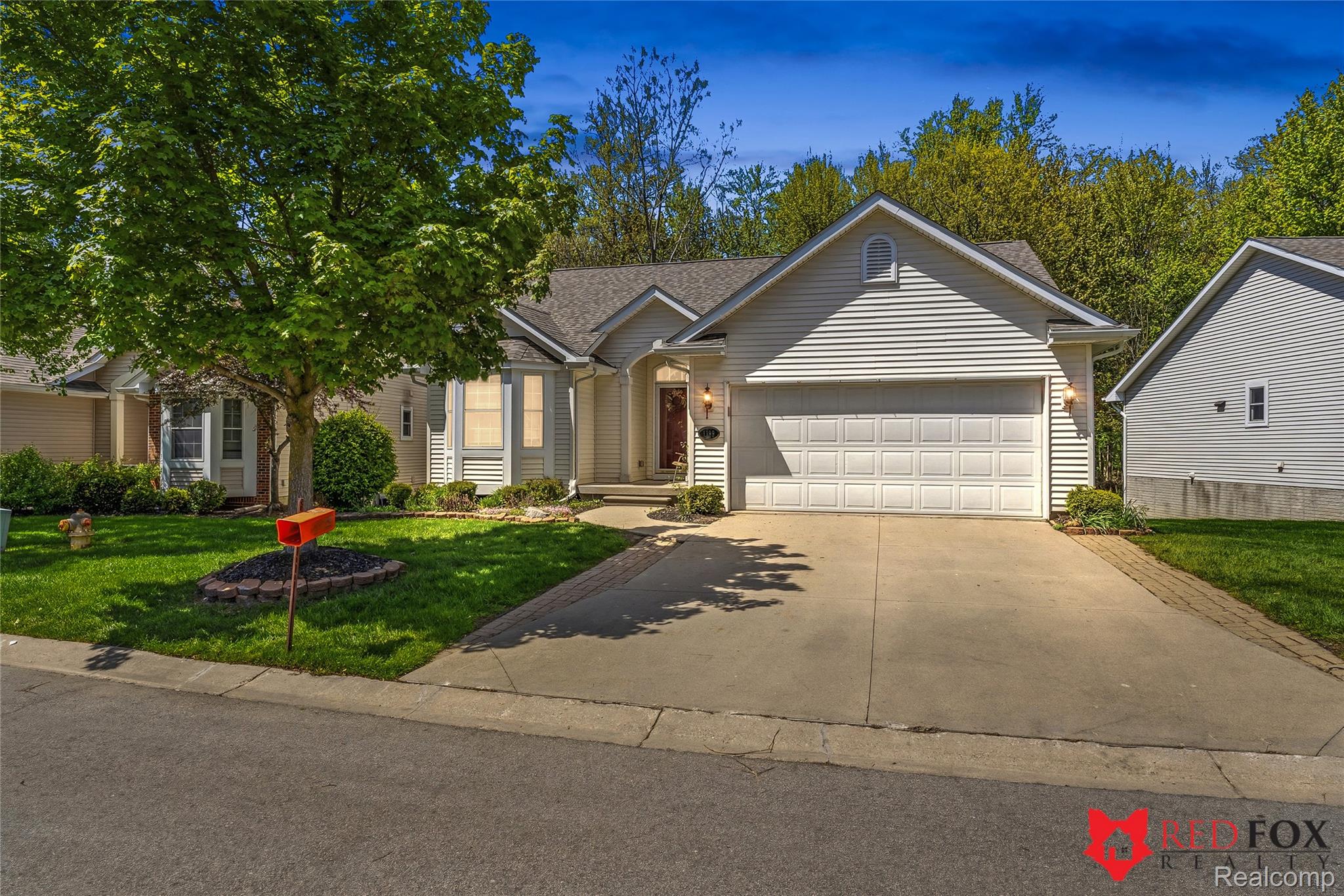 1199, Creek View, Burton, Michigan, 48509