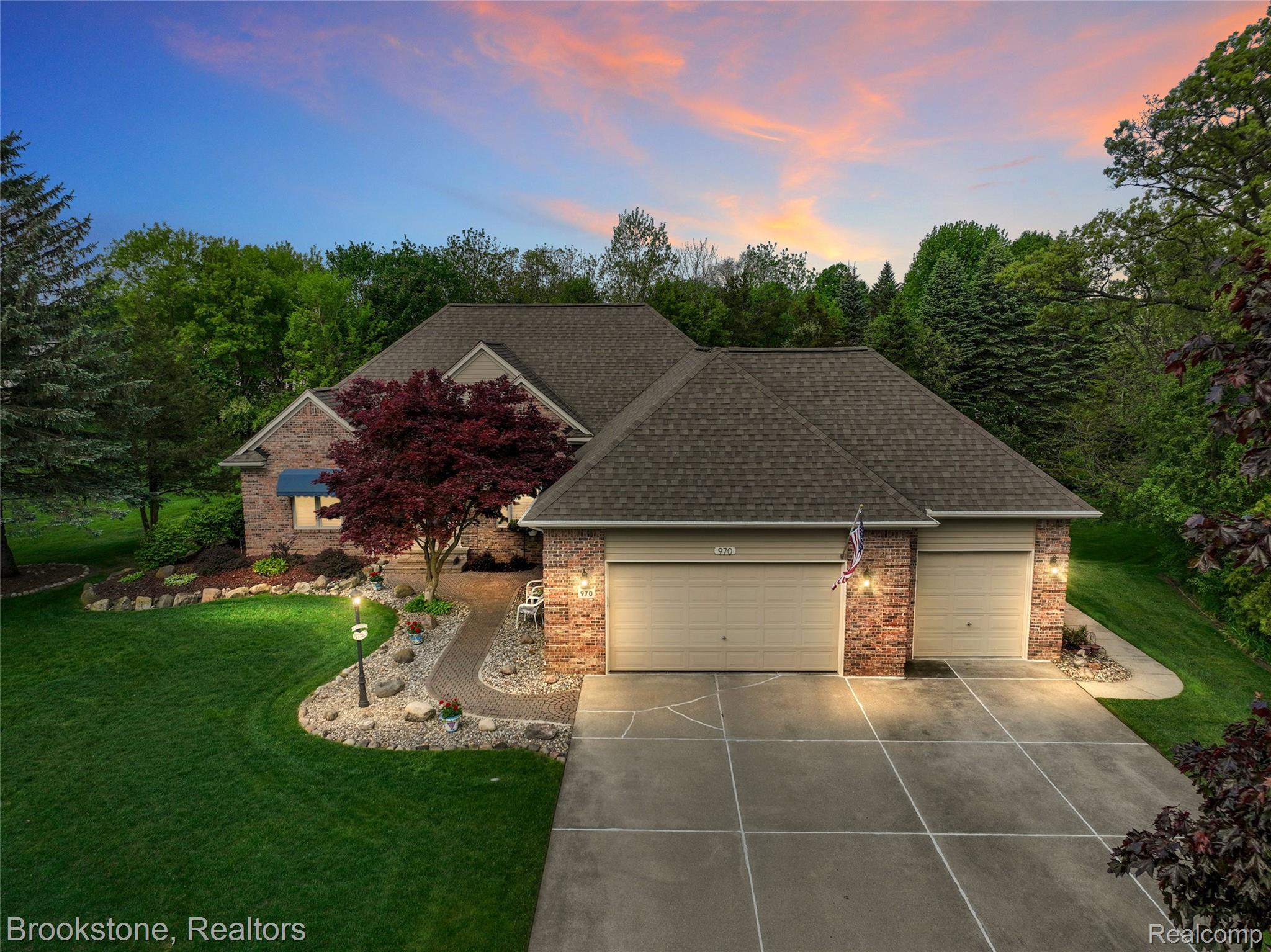 970, Moldovia, White Lake, Michigan, 48386