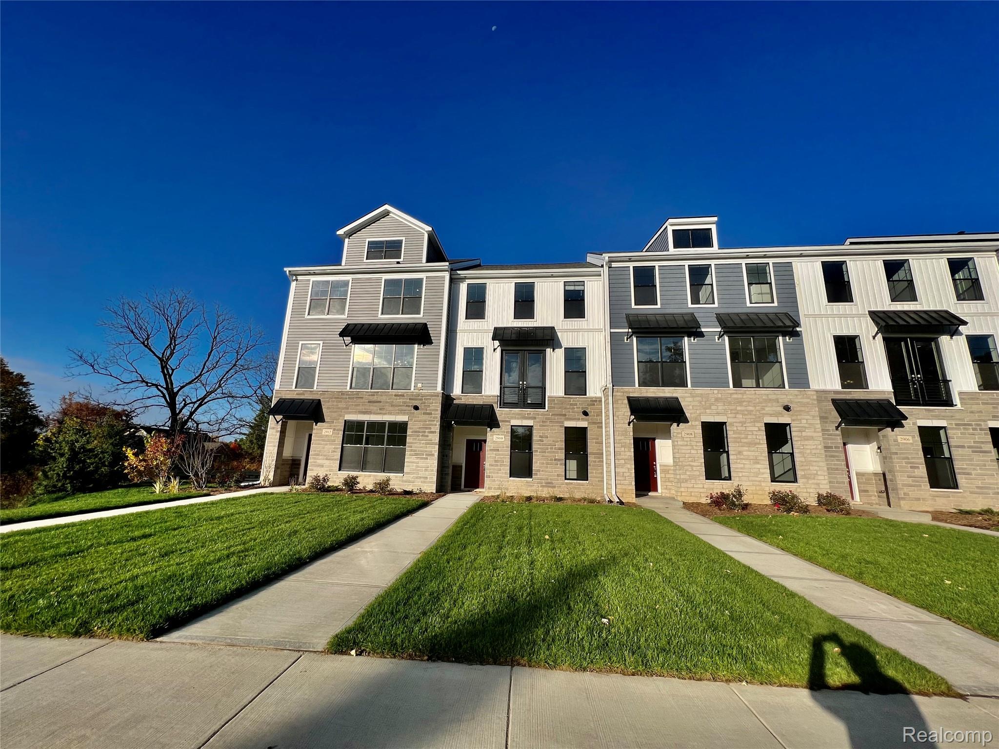 2910, RAYFIELD, Ann Arbor, Michigan, 48105