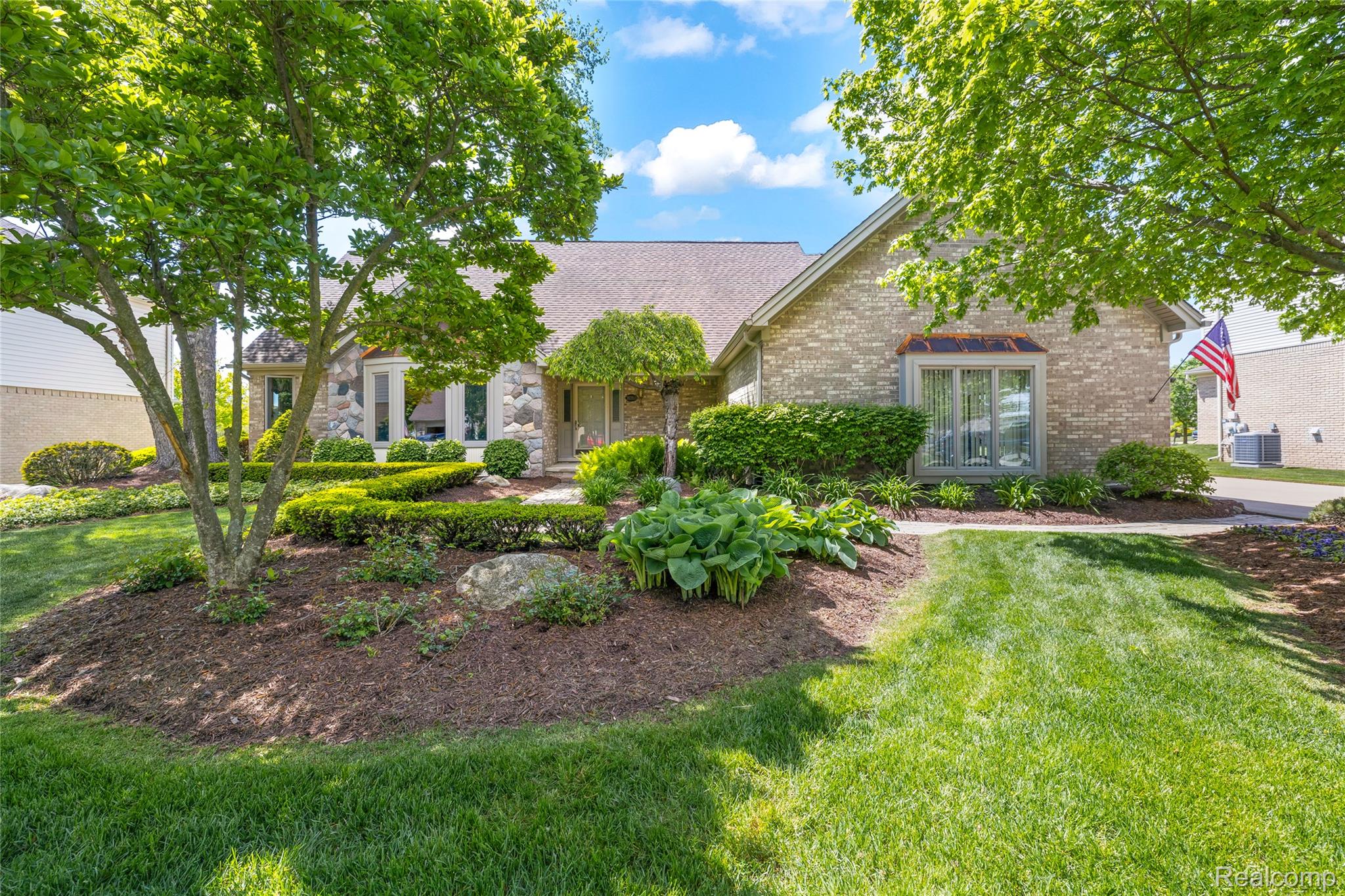 36959, Dardanella, Livonia, Michigan, 48152
