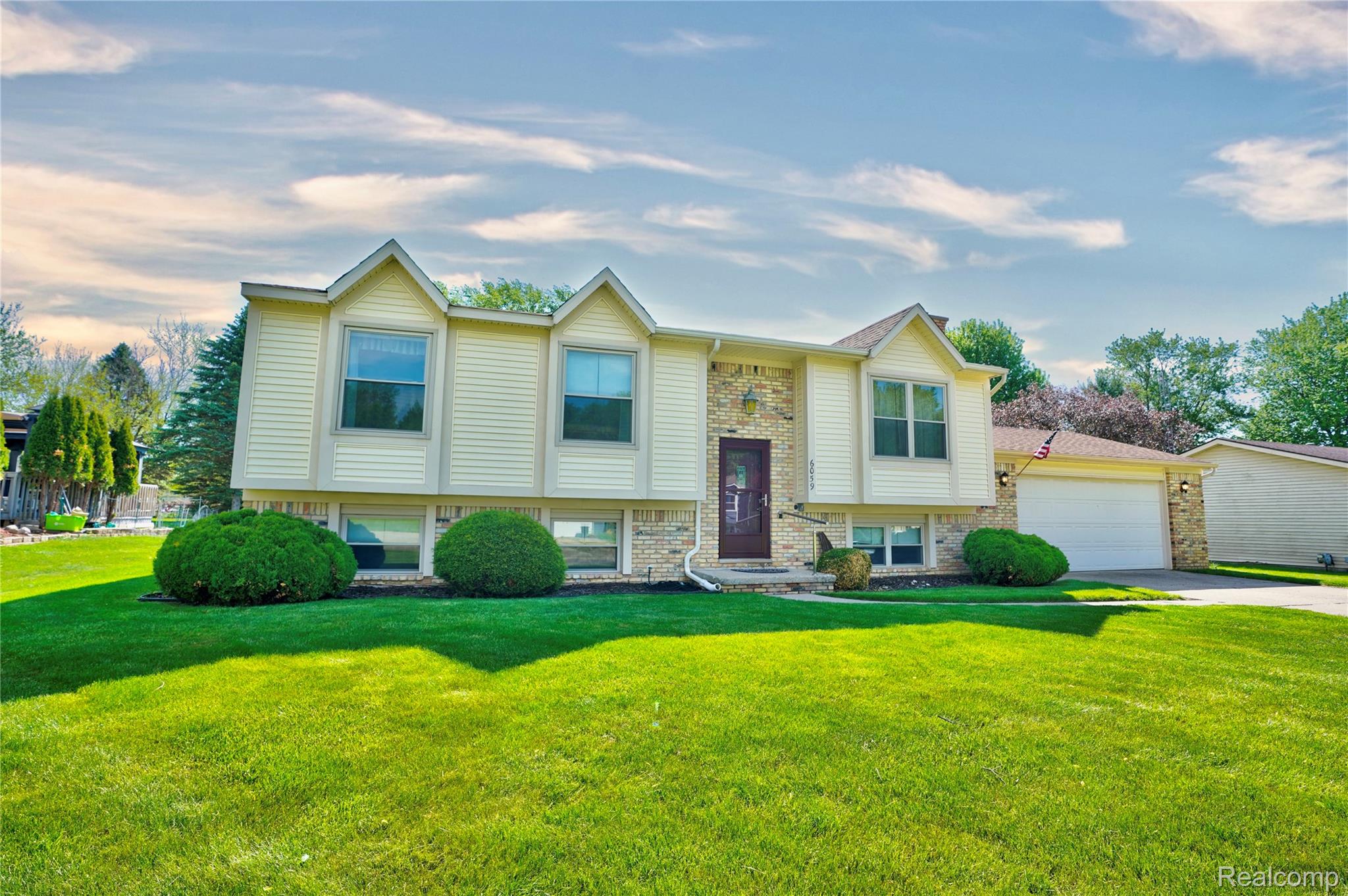 6059, Stockbridge Commons, Grand Blanc, Michigan, 48439