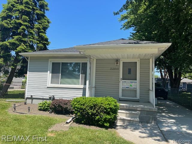 13, Mile, St. Clair Shores, Michigan, 48082