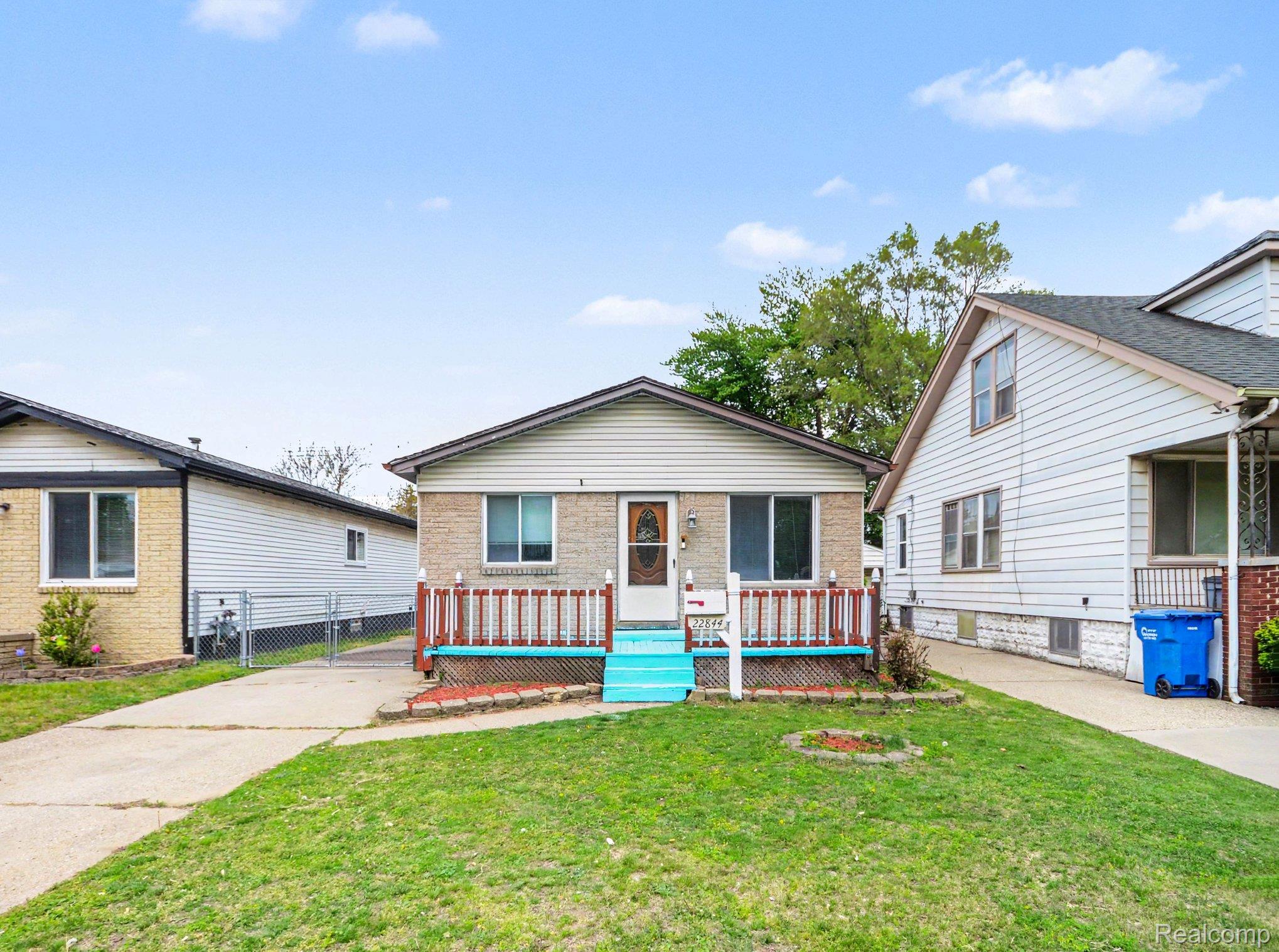 22844, Hillock, Warren, Michigan, 48089
