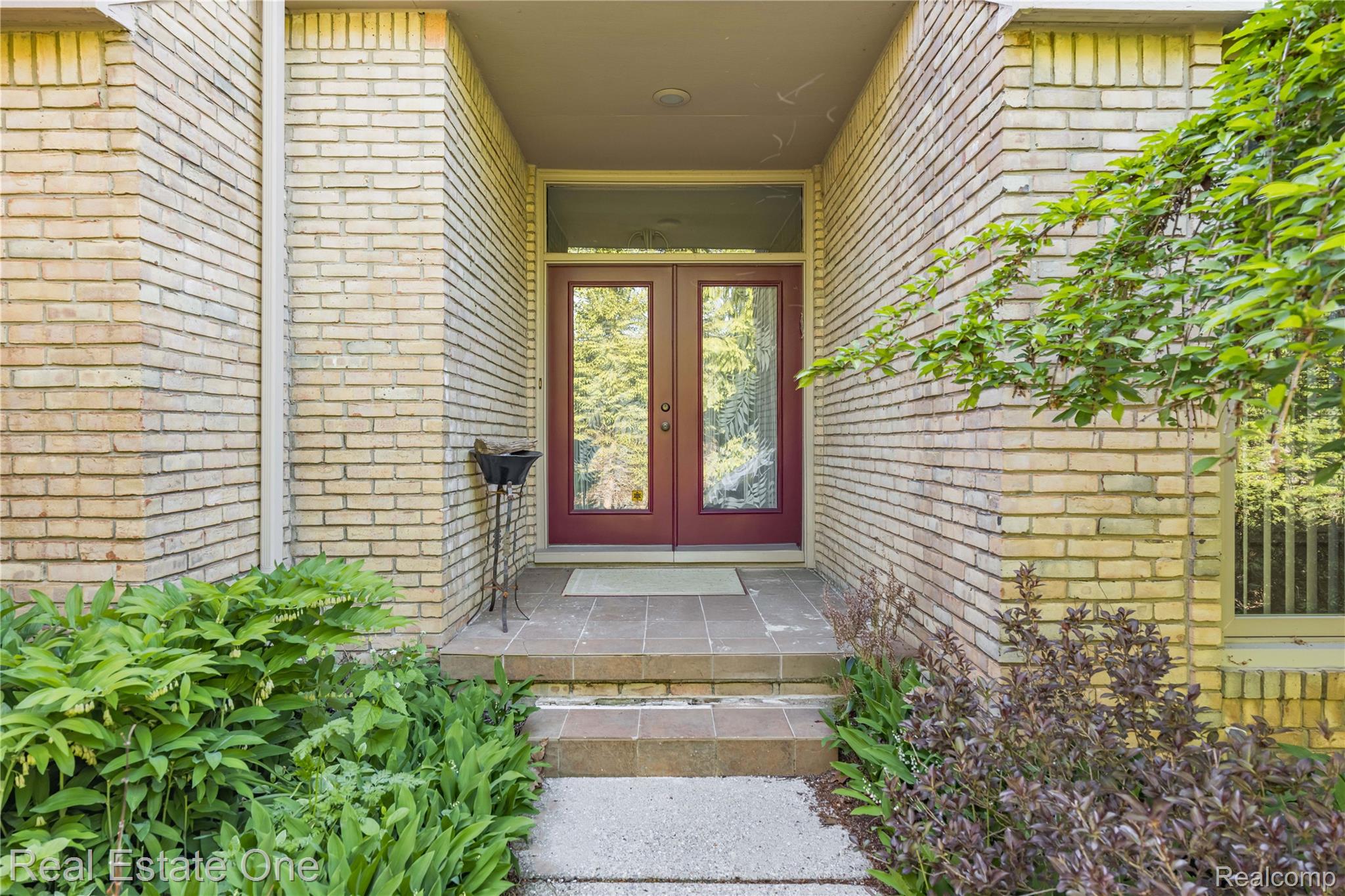 5000, Mirror Lake, #19, West Bloomfield, Michigan, 48323