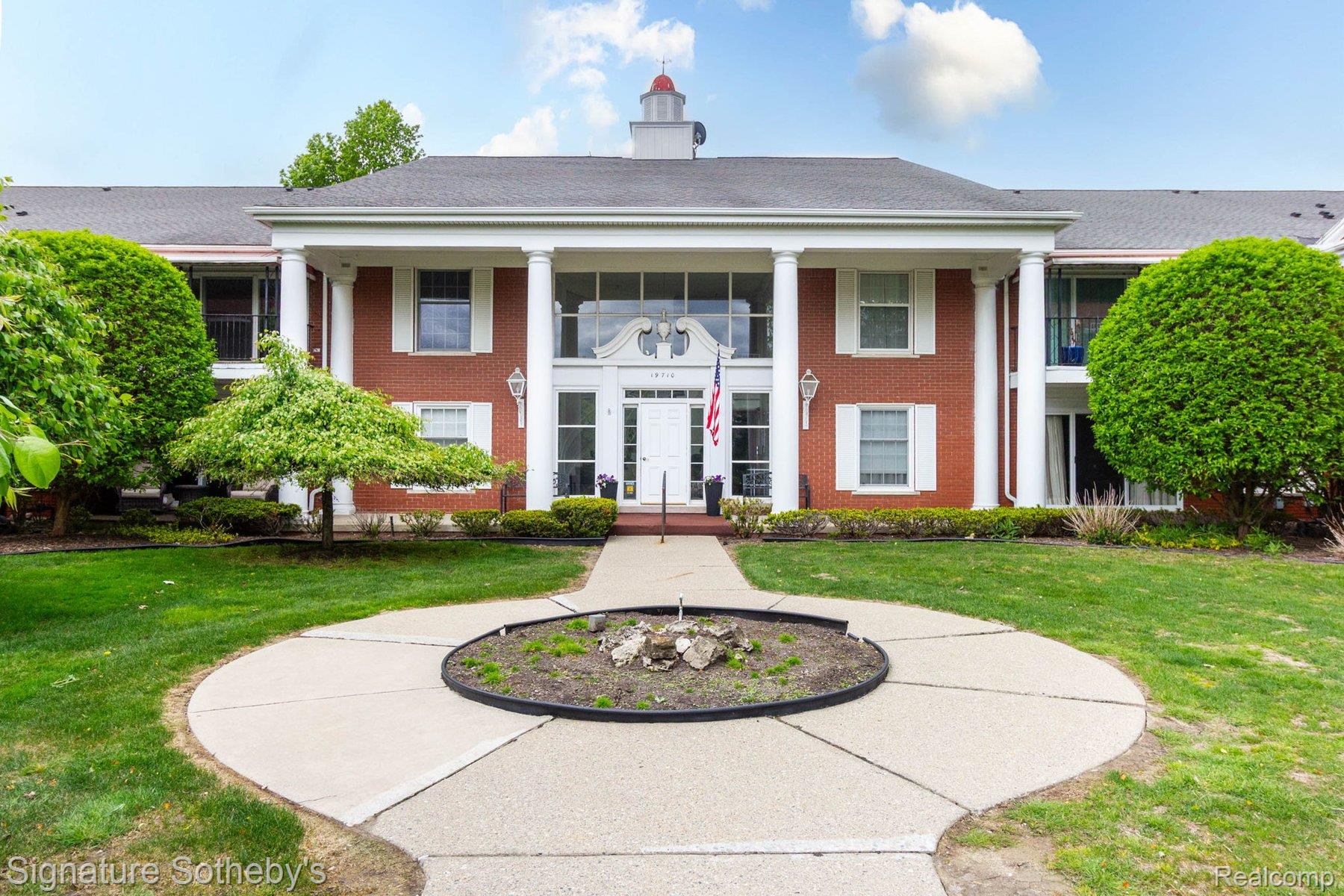 19710, 13 Mile, #101, Beverly Hills, Michigan, 48025