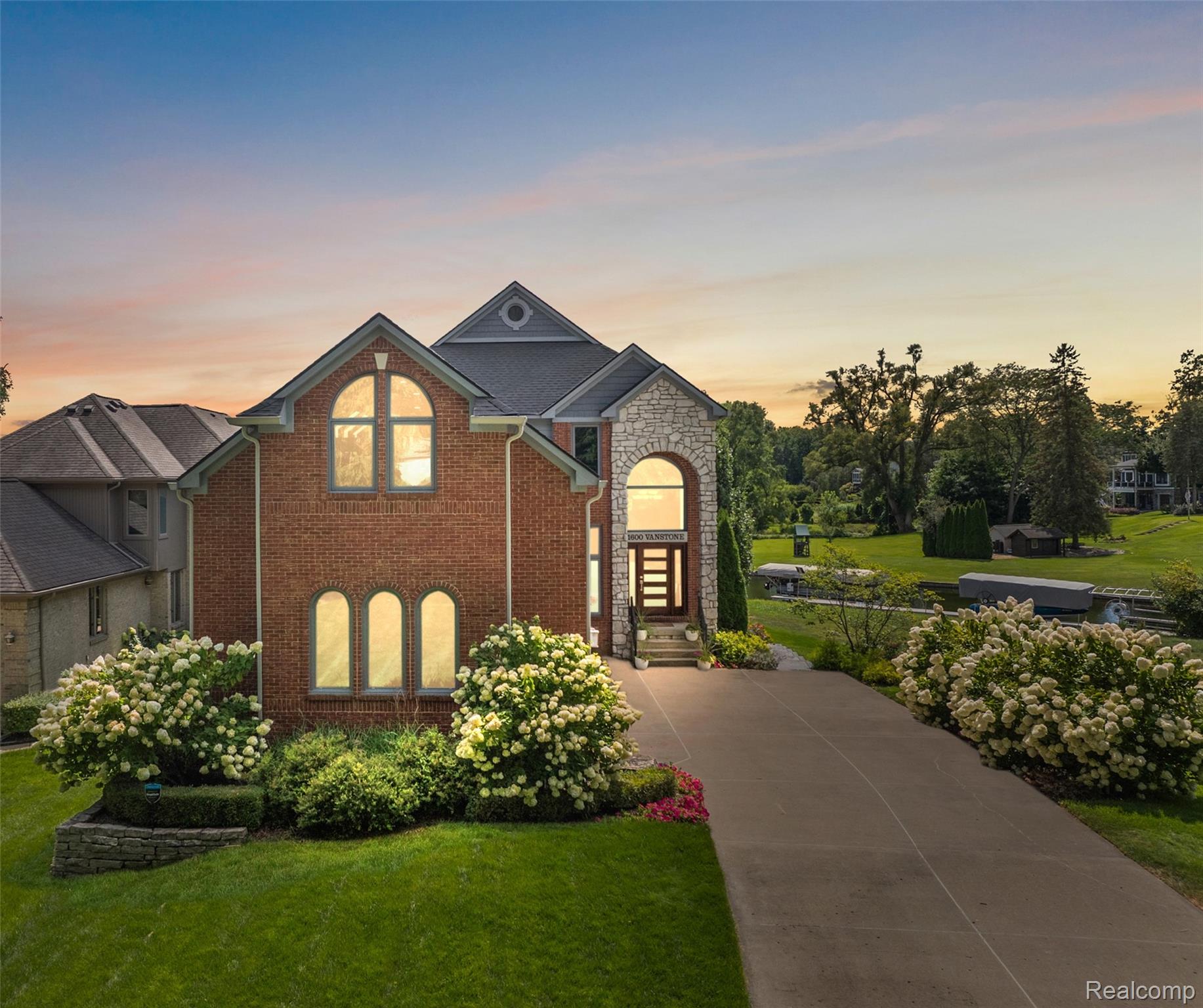 1600, Vanstone, Commerce Twp, Michigan, 48382