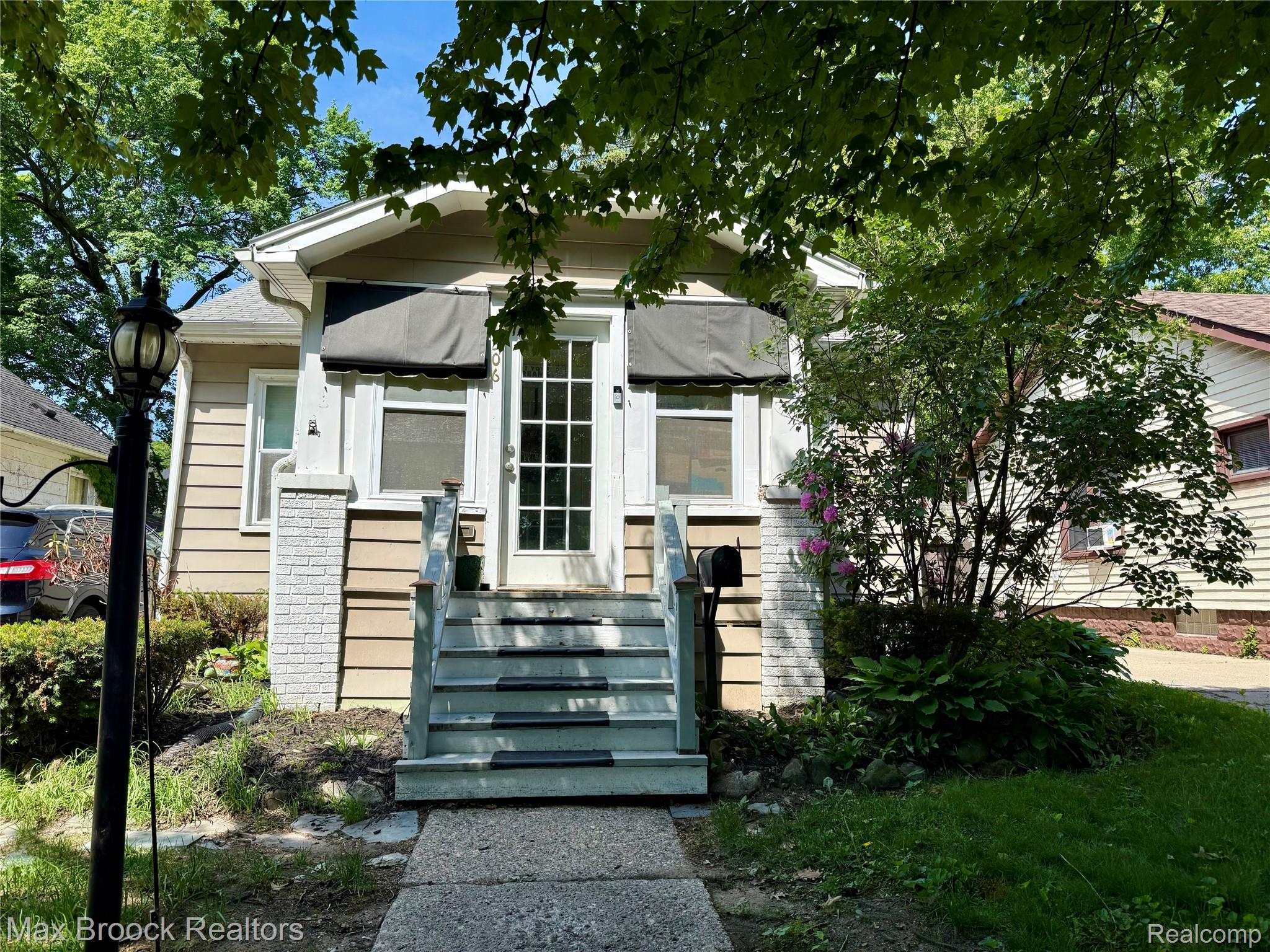 1306, Owana, Royal Oak, Michigan, 48067
