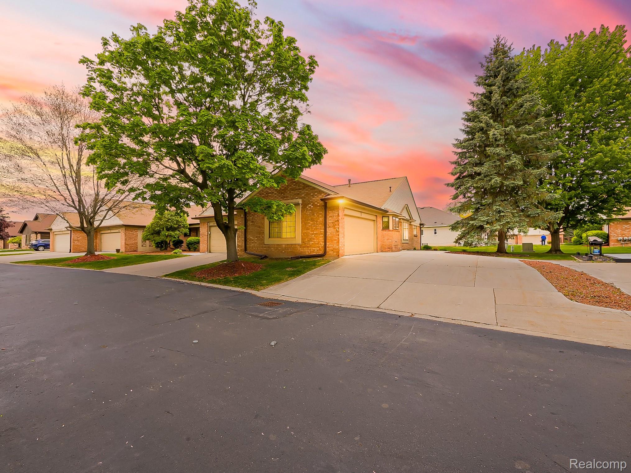 38663, Cypress Meadow, Clinton Township, Michigan, 48036