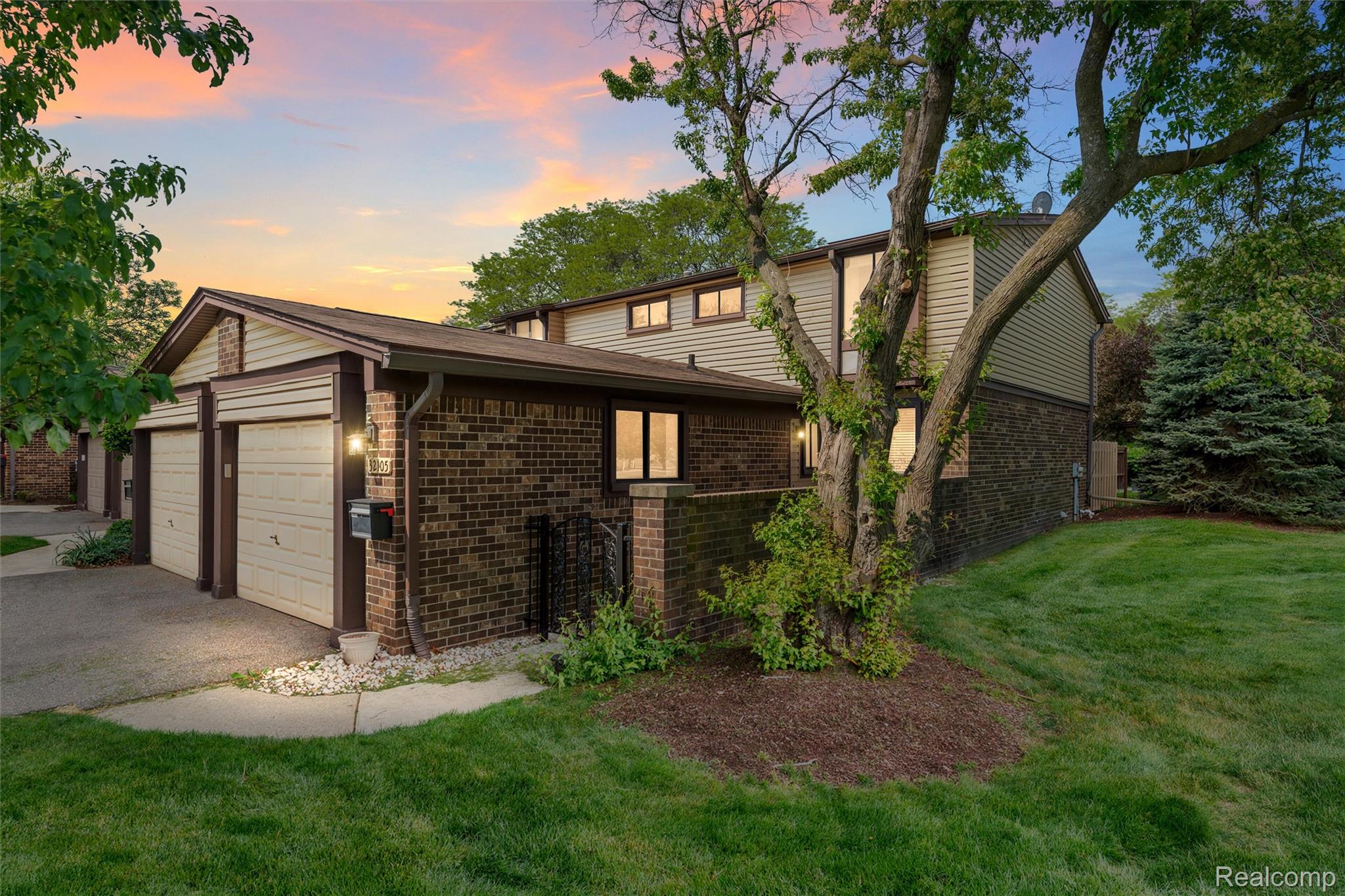 32105, 12 Mile, Farmington, Michigan, 48334