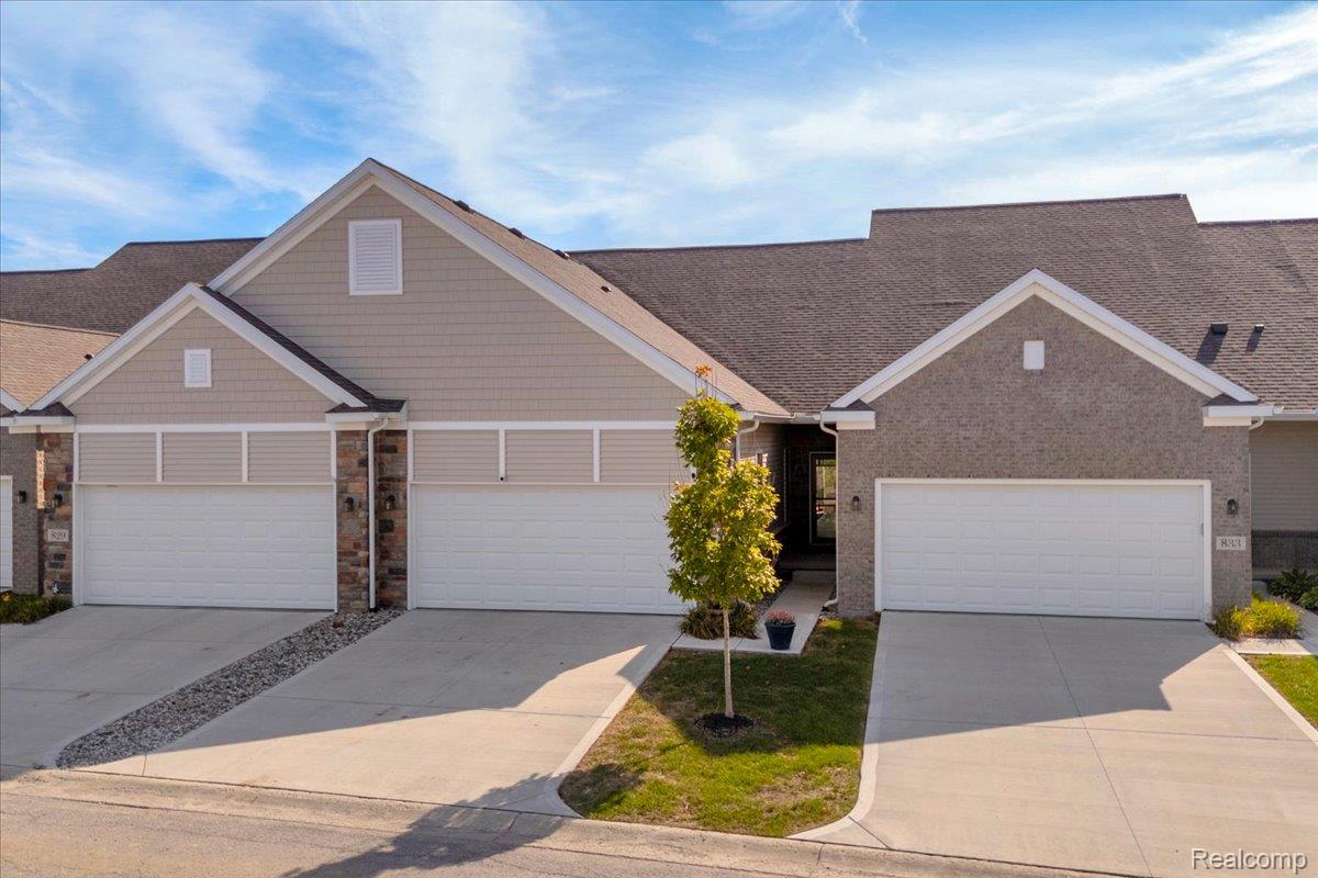 831, Plum Village, Monroe, Michigan, 48161