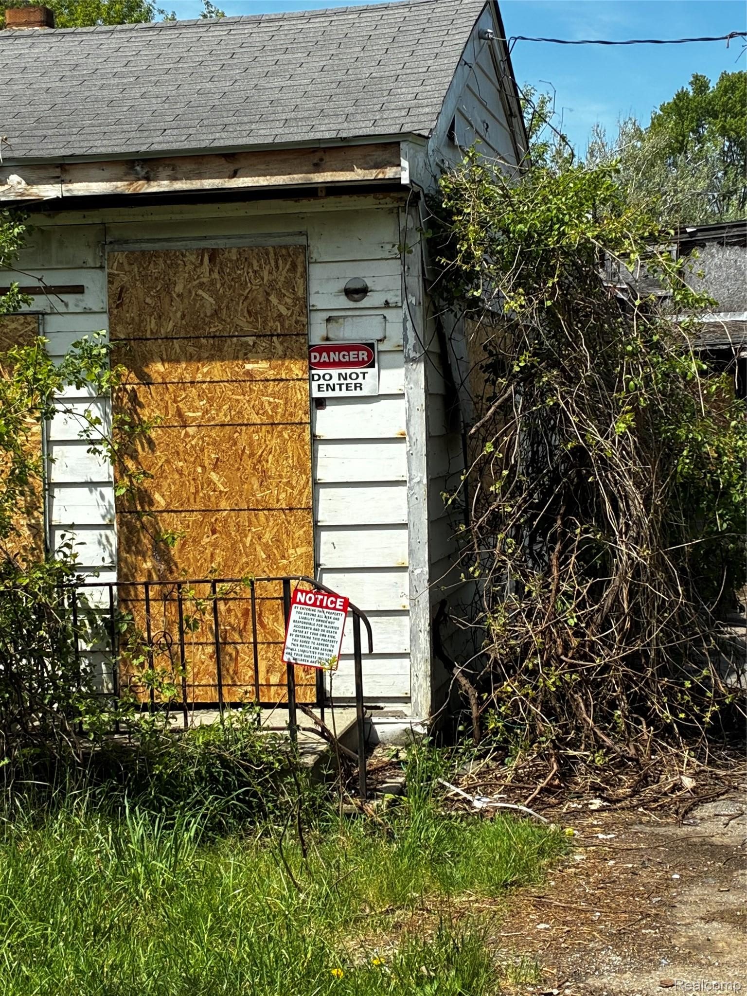 1422, Knickerbocker, Flint, Michigan, 48505
