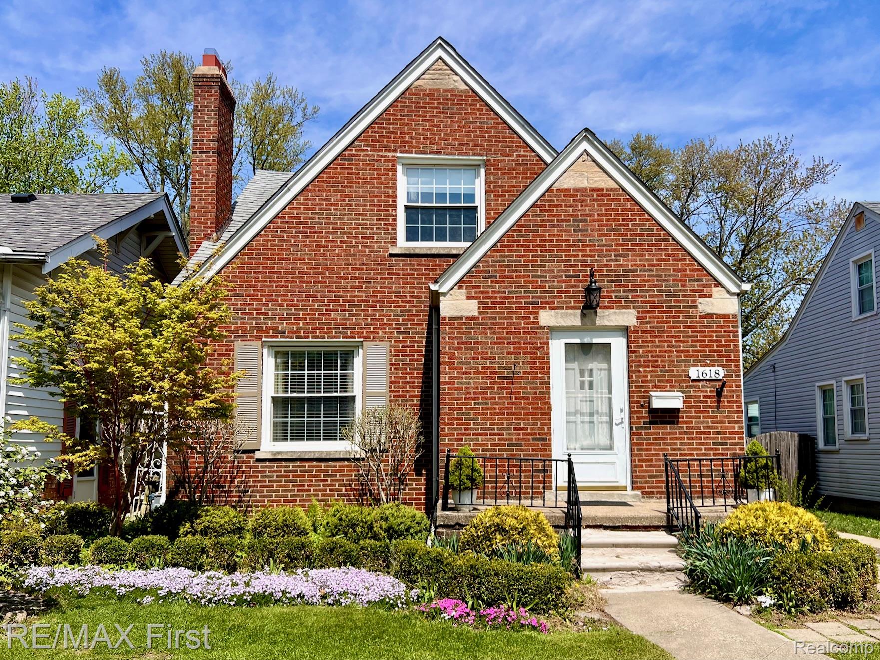 1618, Anita, Grosse Pointe Woods, Michigan, 48236