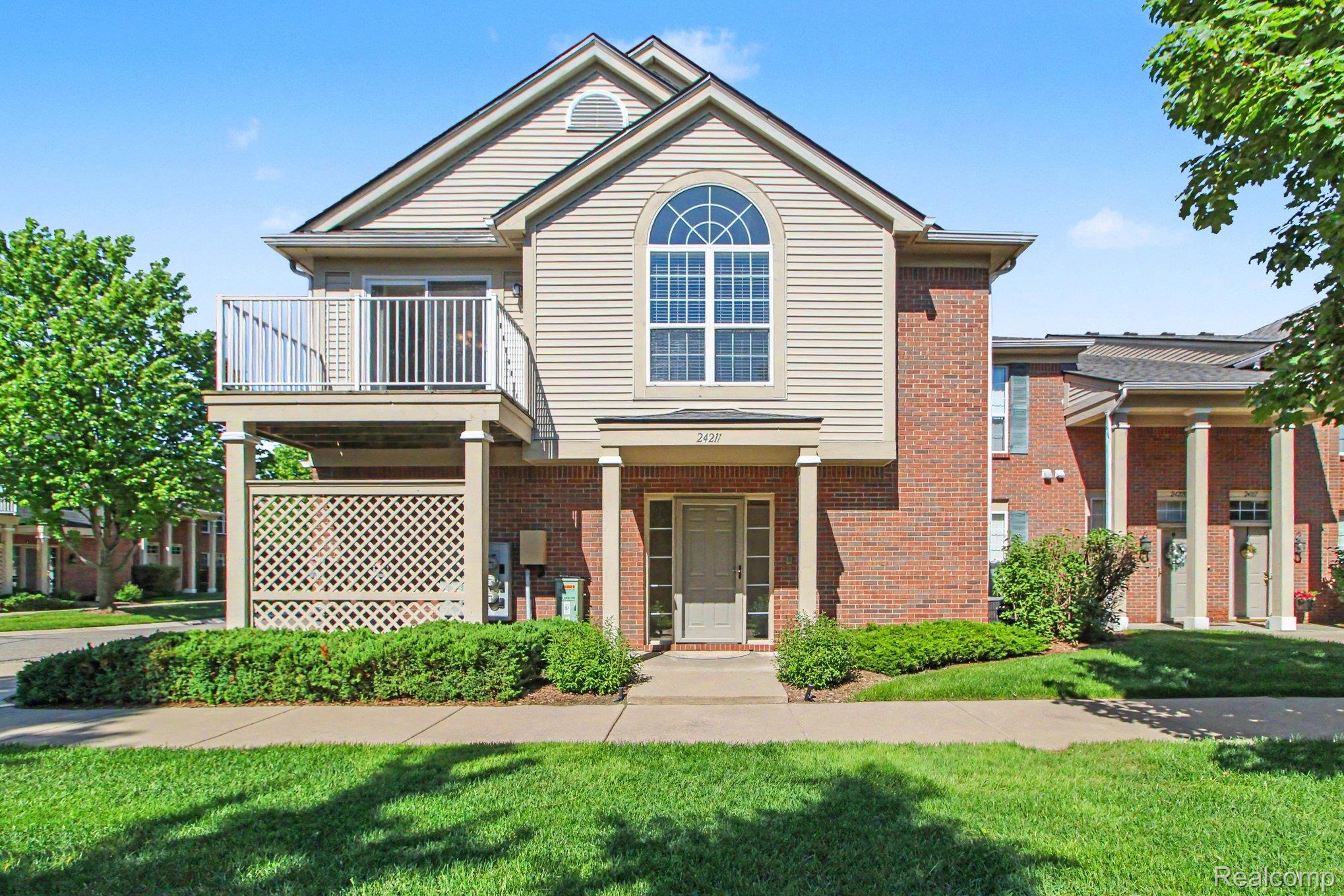 24211, Chesapeake, Walled Lake, Michigan, 48390