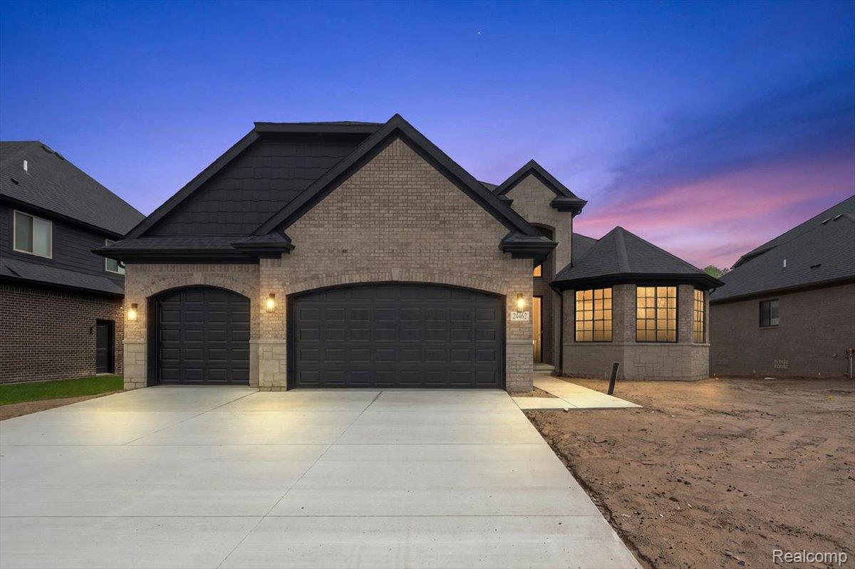 24462, Sawgrass, Macomb, Michigan, 48042